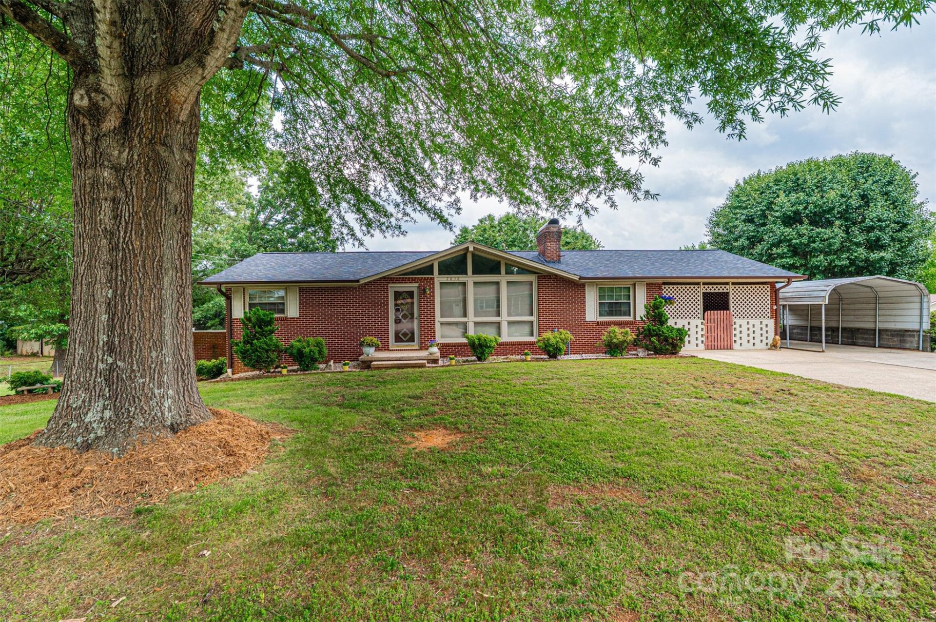 Property image 3 at 2836 20th Street Lane, Hickory, NC 28601