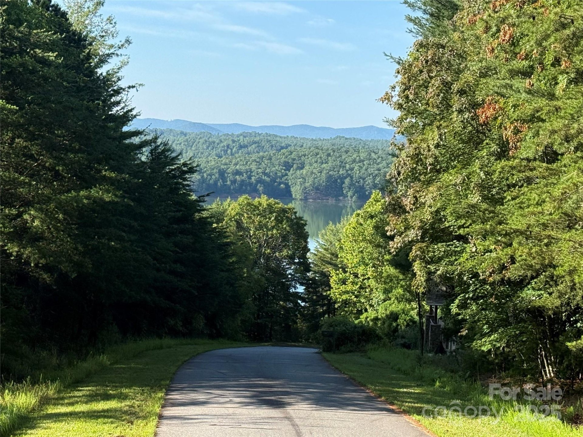 Bear Cliff, Nebo Community