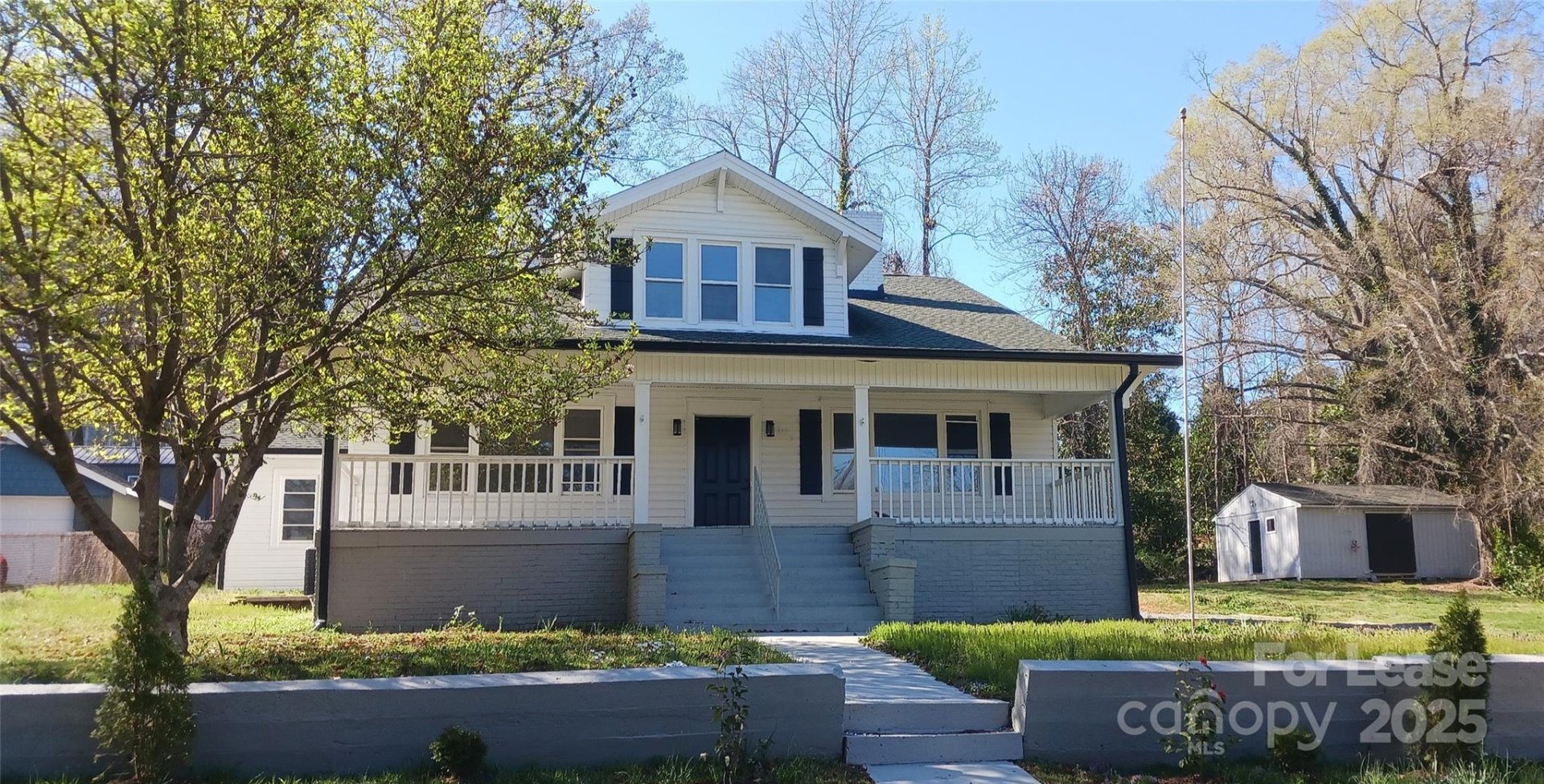 105 N Inman Avenue