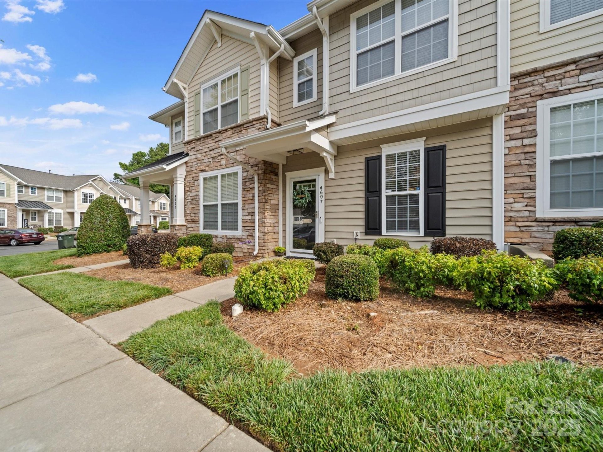 Ridge Pointe, Rock Hill Community