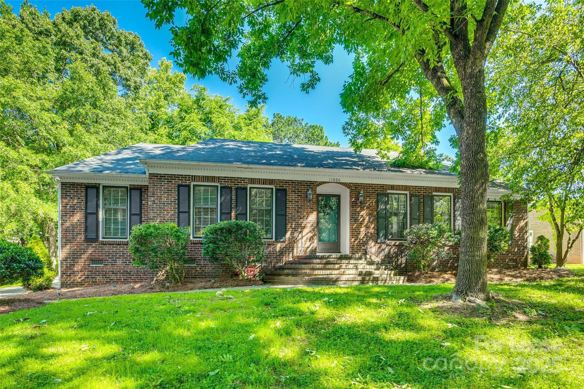 Property image 1 at 11806 Shandon Circle, Charlotte, NC 28226