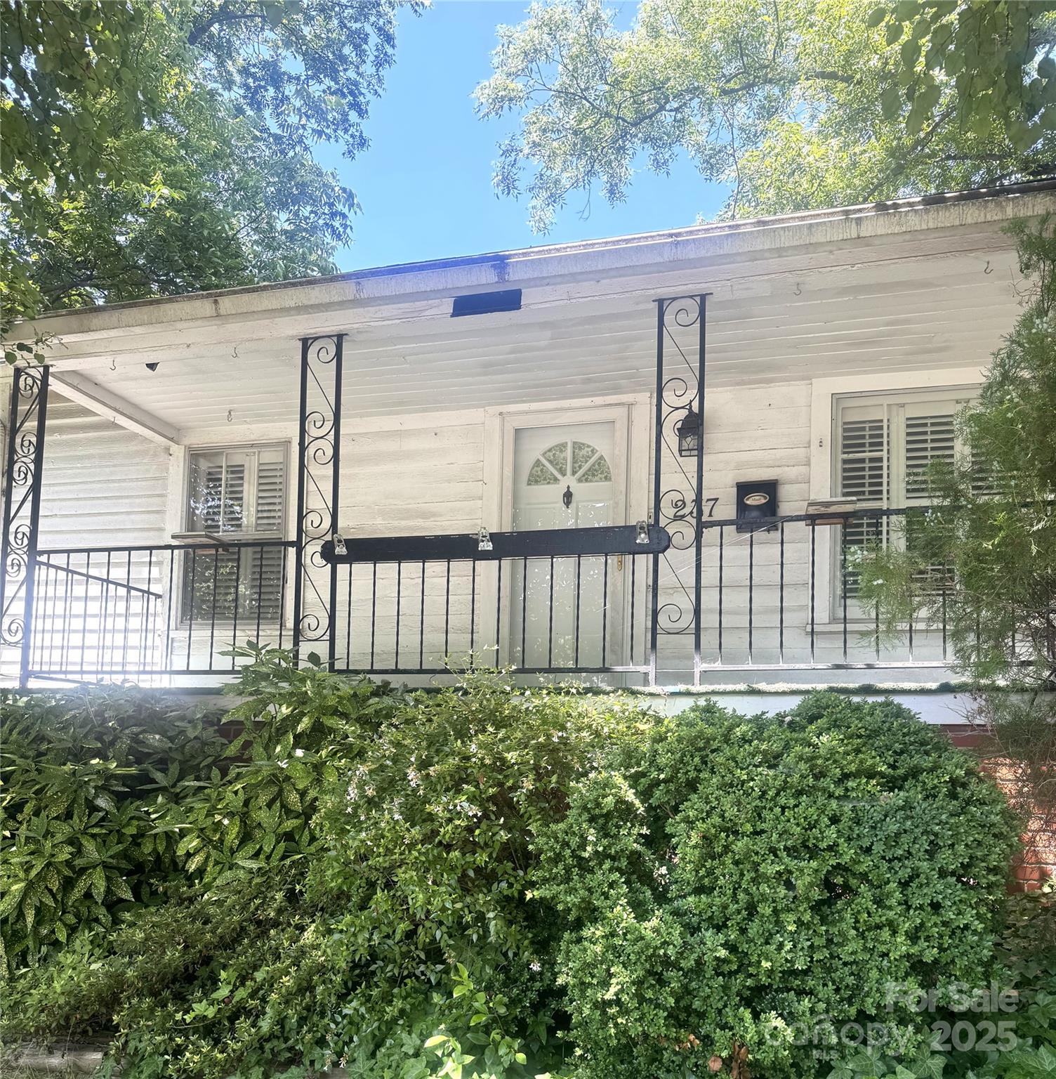 Mooresville Mill Village, Mooresville Community