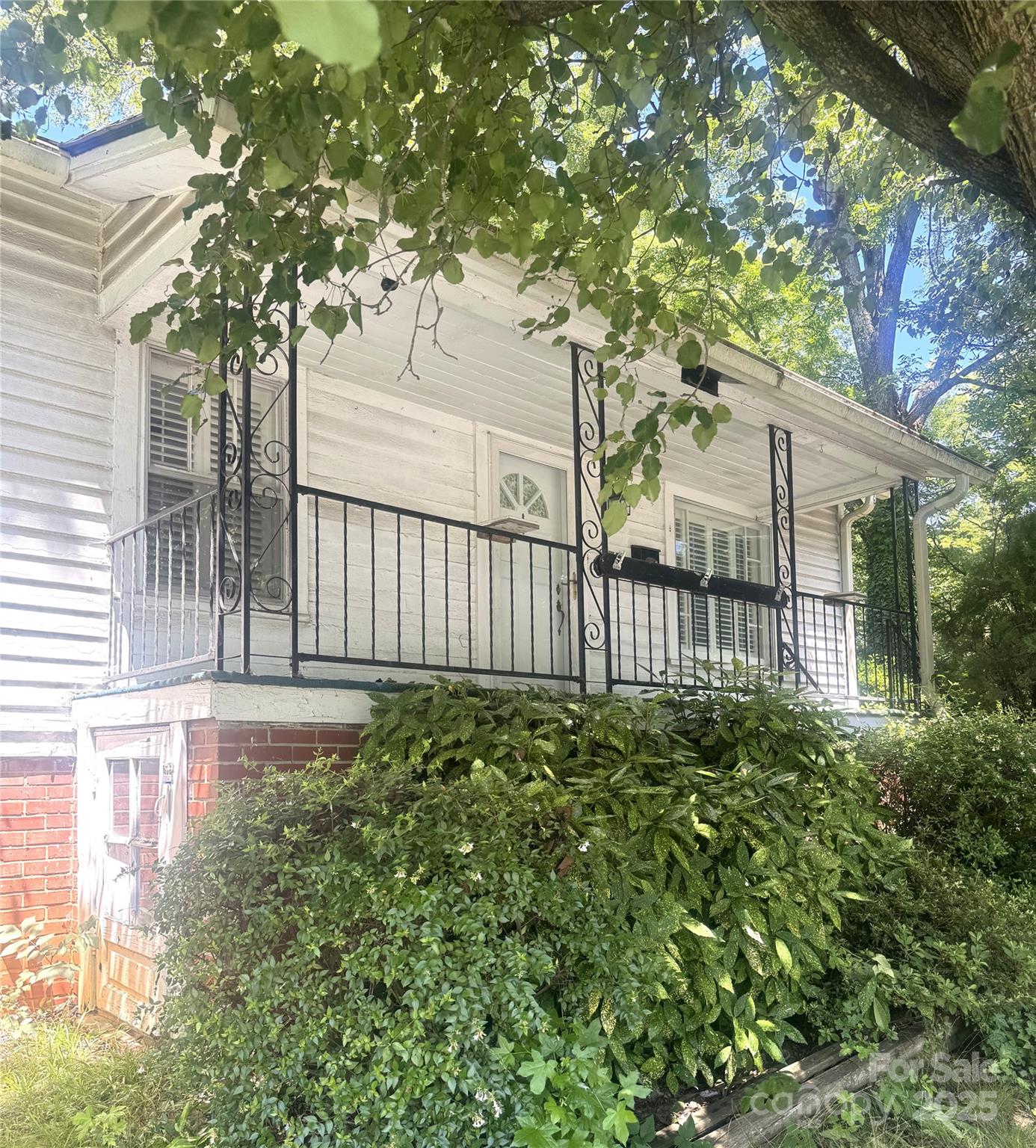 Property image 2 at 237 Institute Street, Mooresville, NC 28115