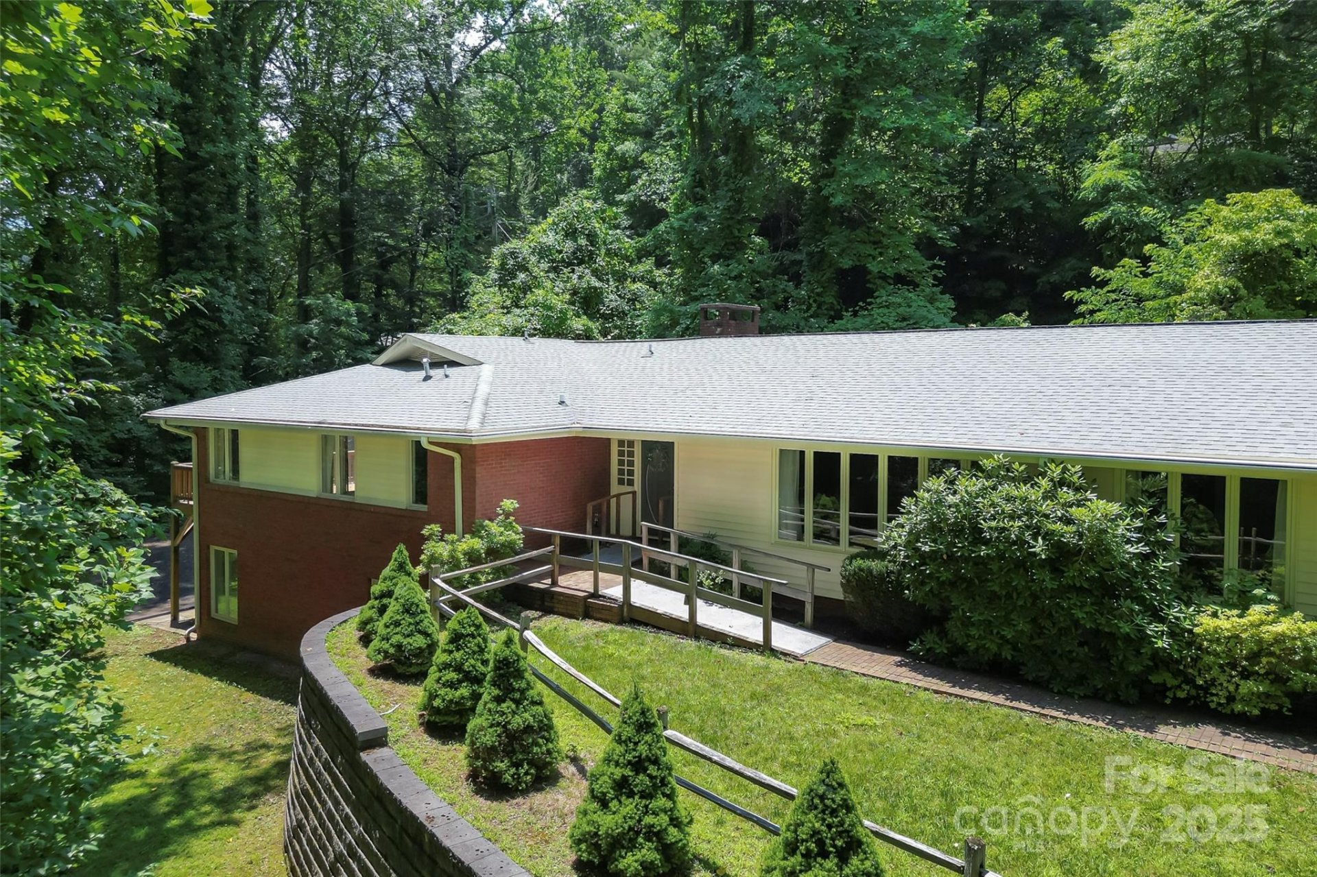 Auburn Park, Waynesville Community