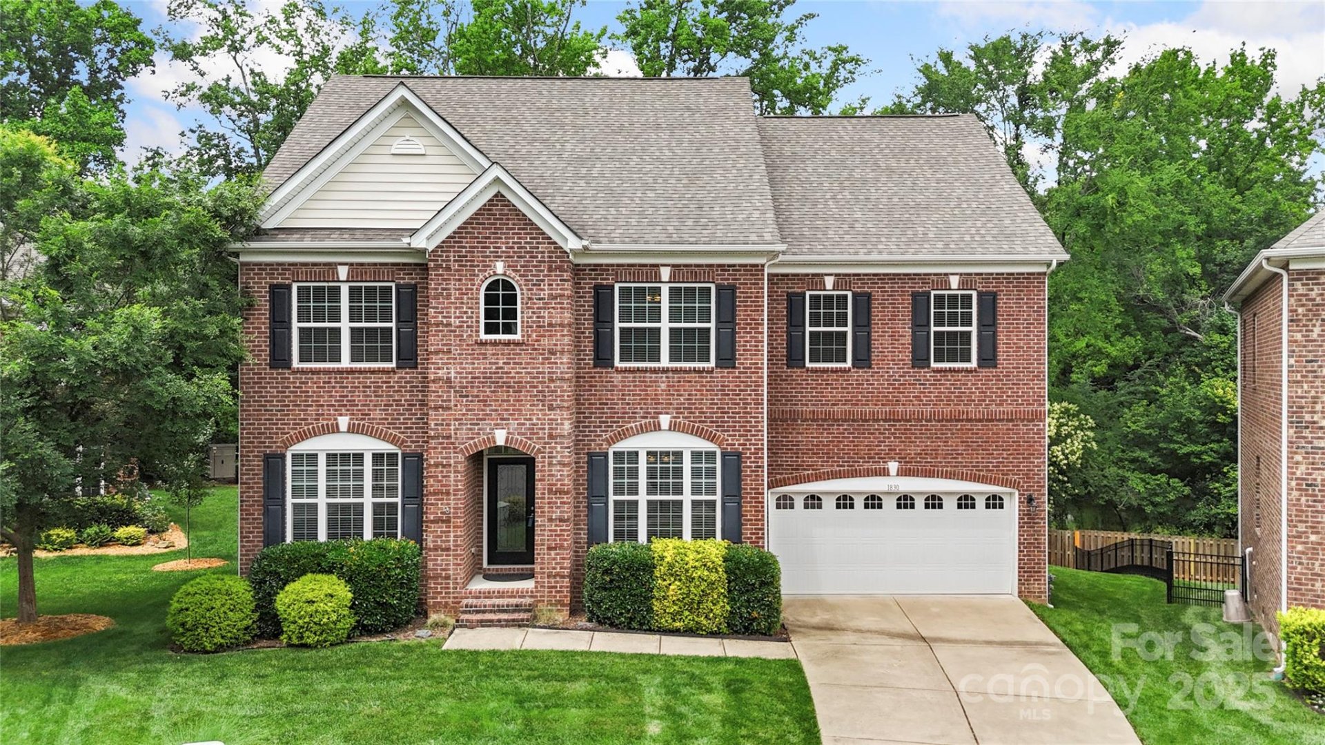 Alden Oaks, Charlotte Community