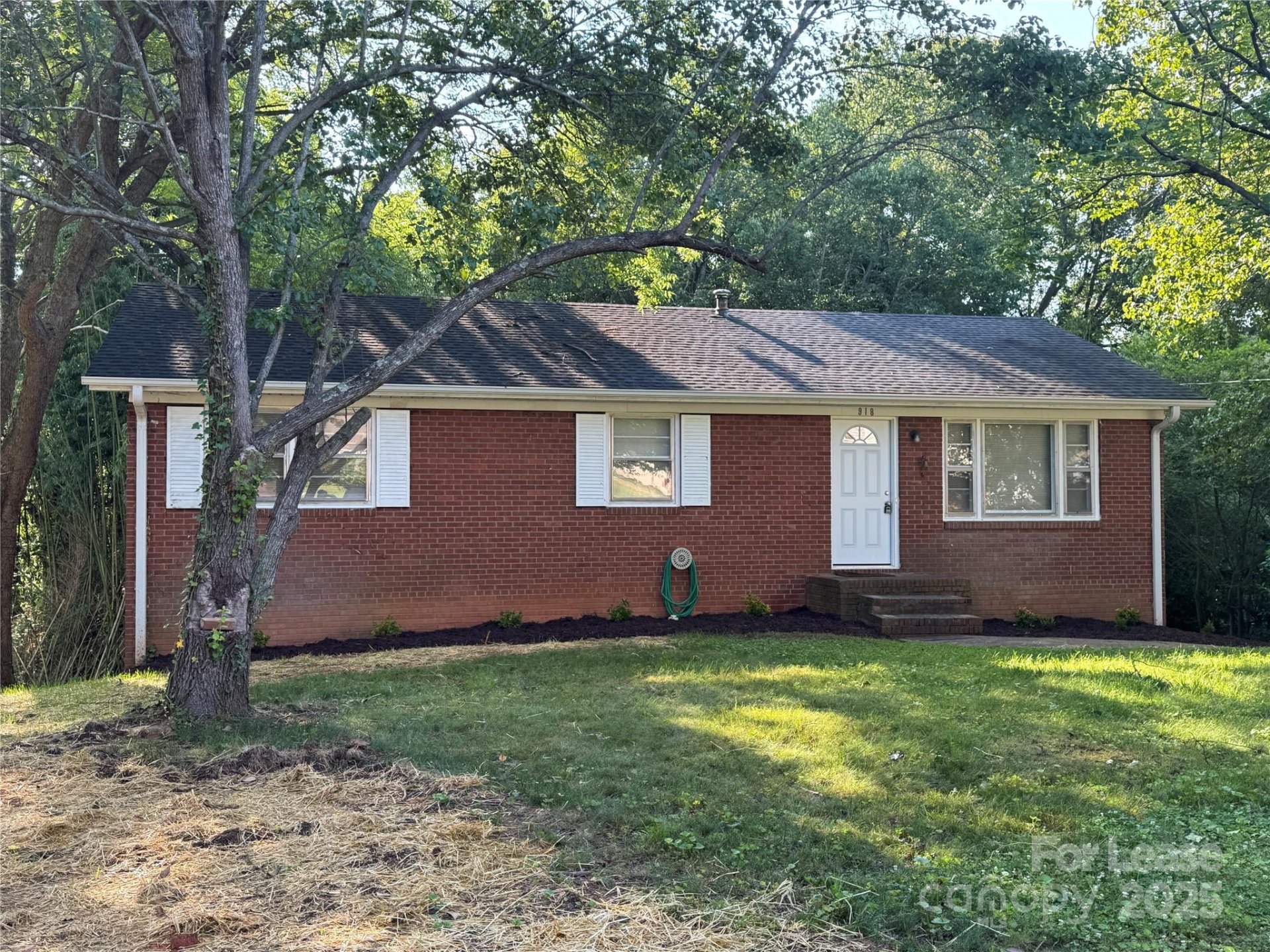 Property image 2 at 918 Canterbury Court, Gastonia, NC 28052