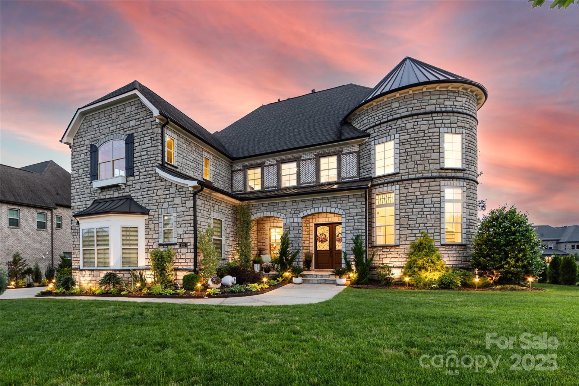 Ladera, Waxhaw Community