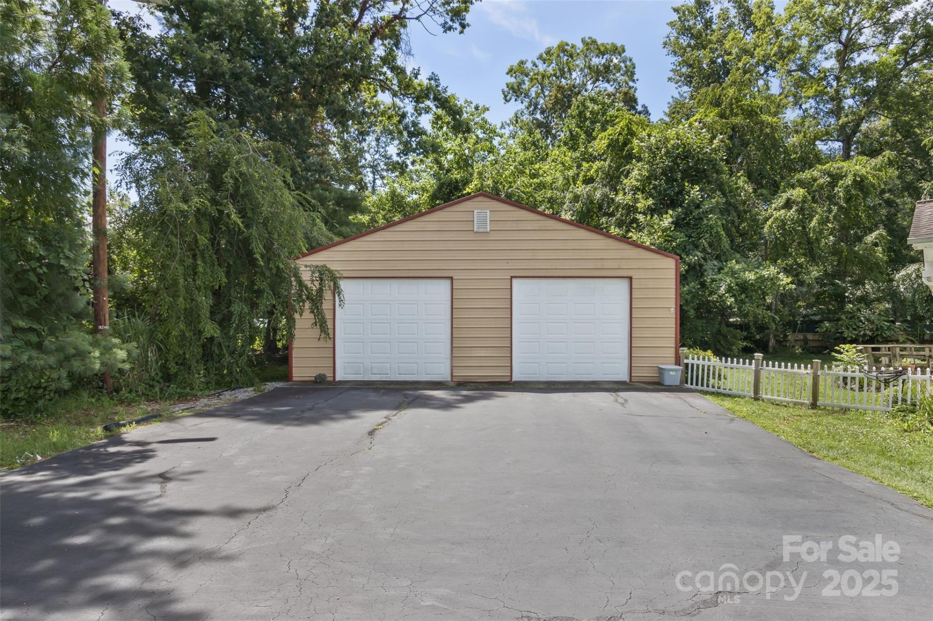 Property image 2 at 209 Balsam Road, Hendersonville, NC 28792