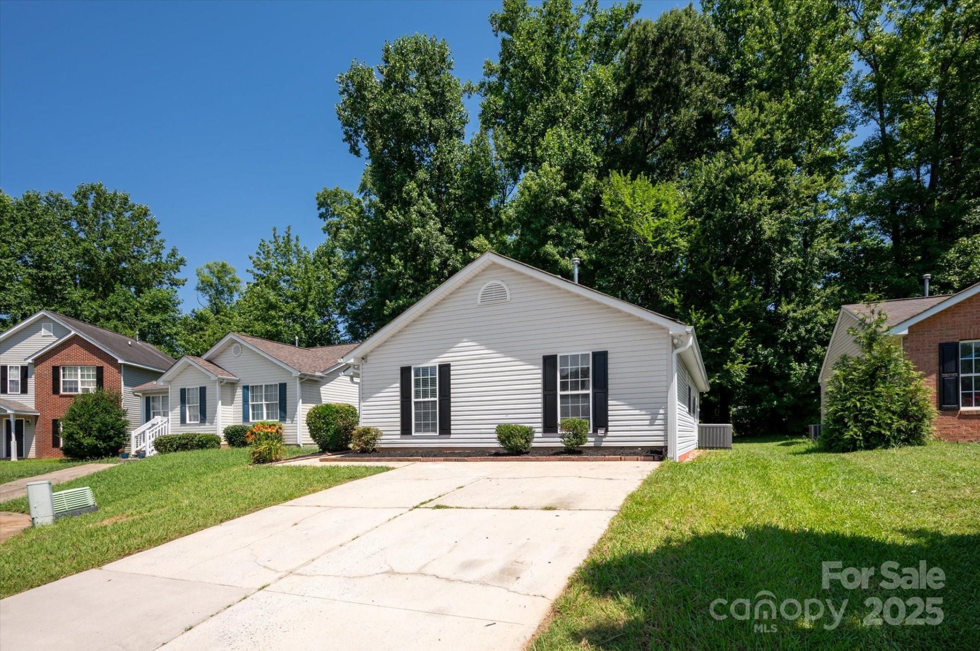 Property image 2 at 5717 Fairchase Avenue, Charlotte, NC 28269