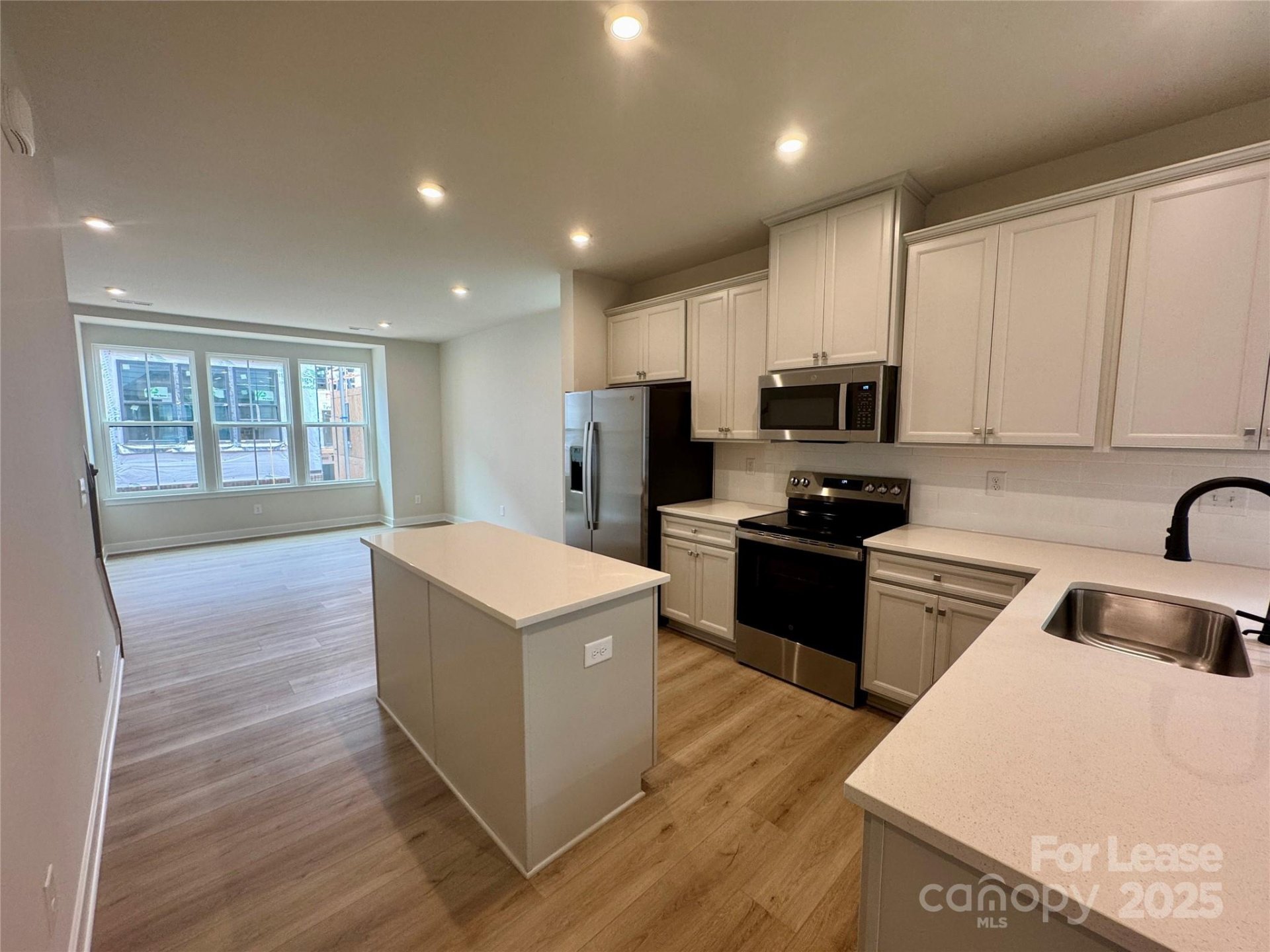 Property image 3 at 5021 Chinook Lane, Charlotte, NC 28217