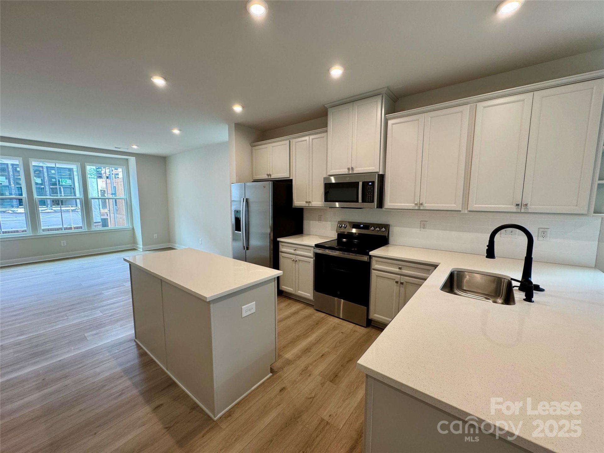 Property image 4 at 5021 Chinook Lane, Charlotte, NC 28217