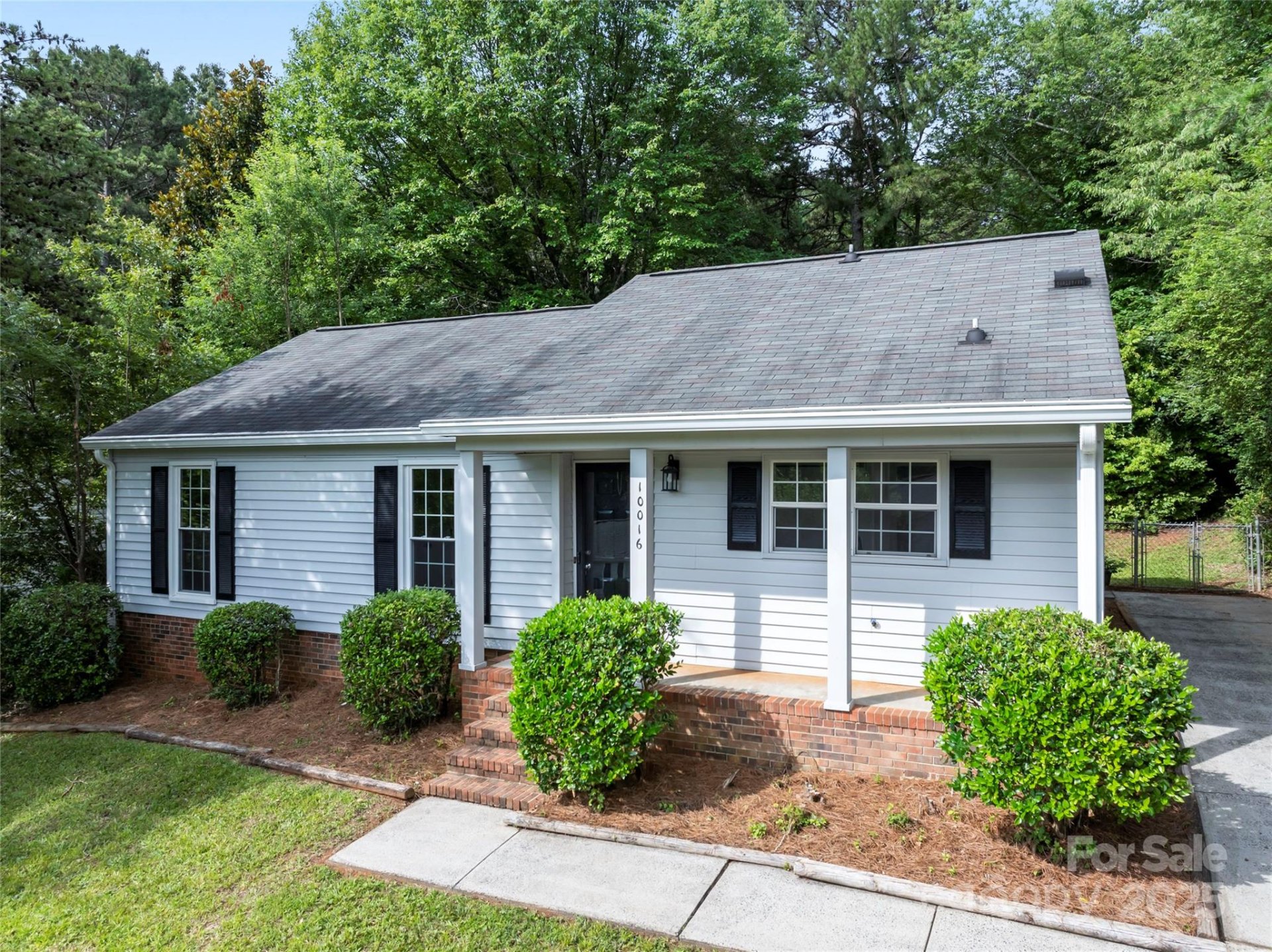 Property image 1 at 10016 Heathergate Lane, Mint Hill, NC 28227