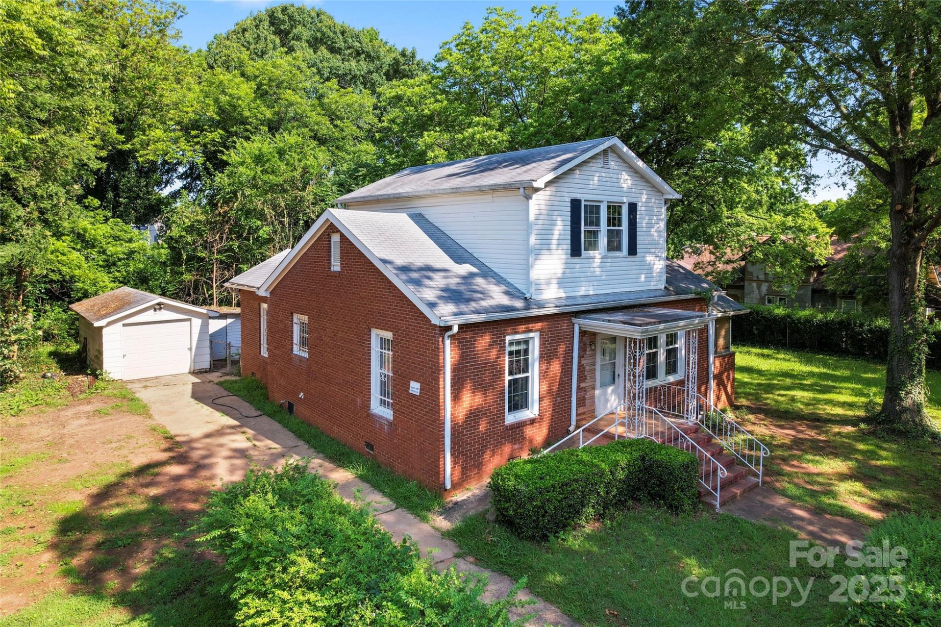 Property image 2 at 317 Campus Street, Charlotte, NC 28216
