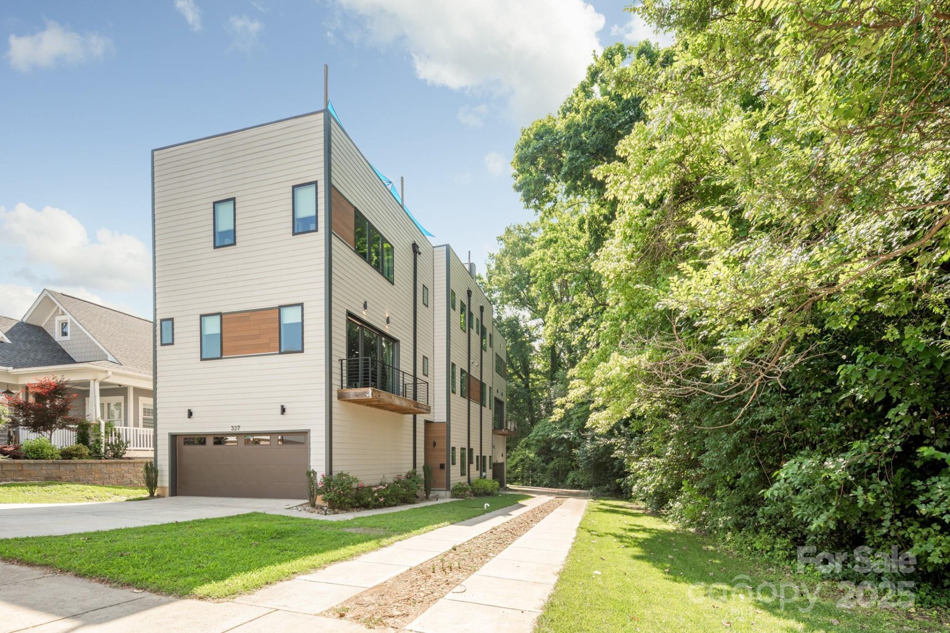 Property image 1 at 327 S Turner Avenue, Charlotte, NC 28208