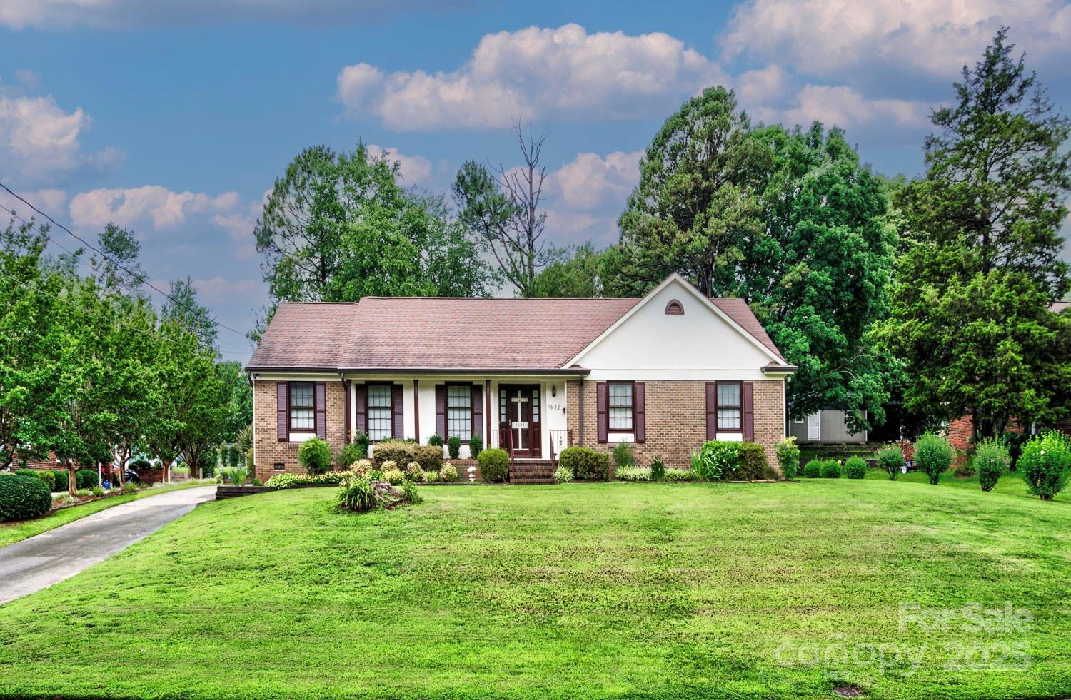 Property image 1 at 1658 Buckingham Avenue, Gastonia, NC 28054