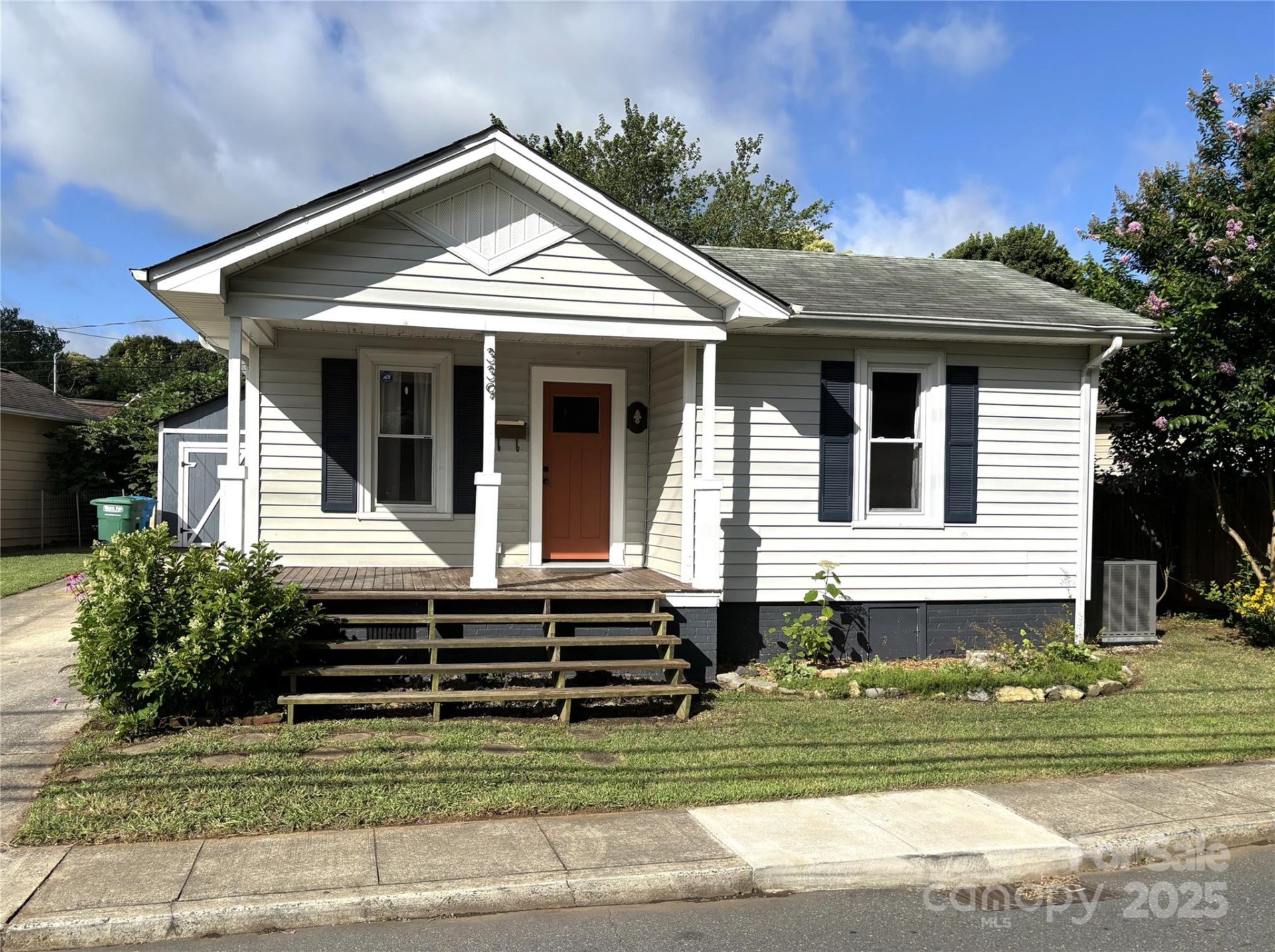 339 Mayflower Avenue