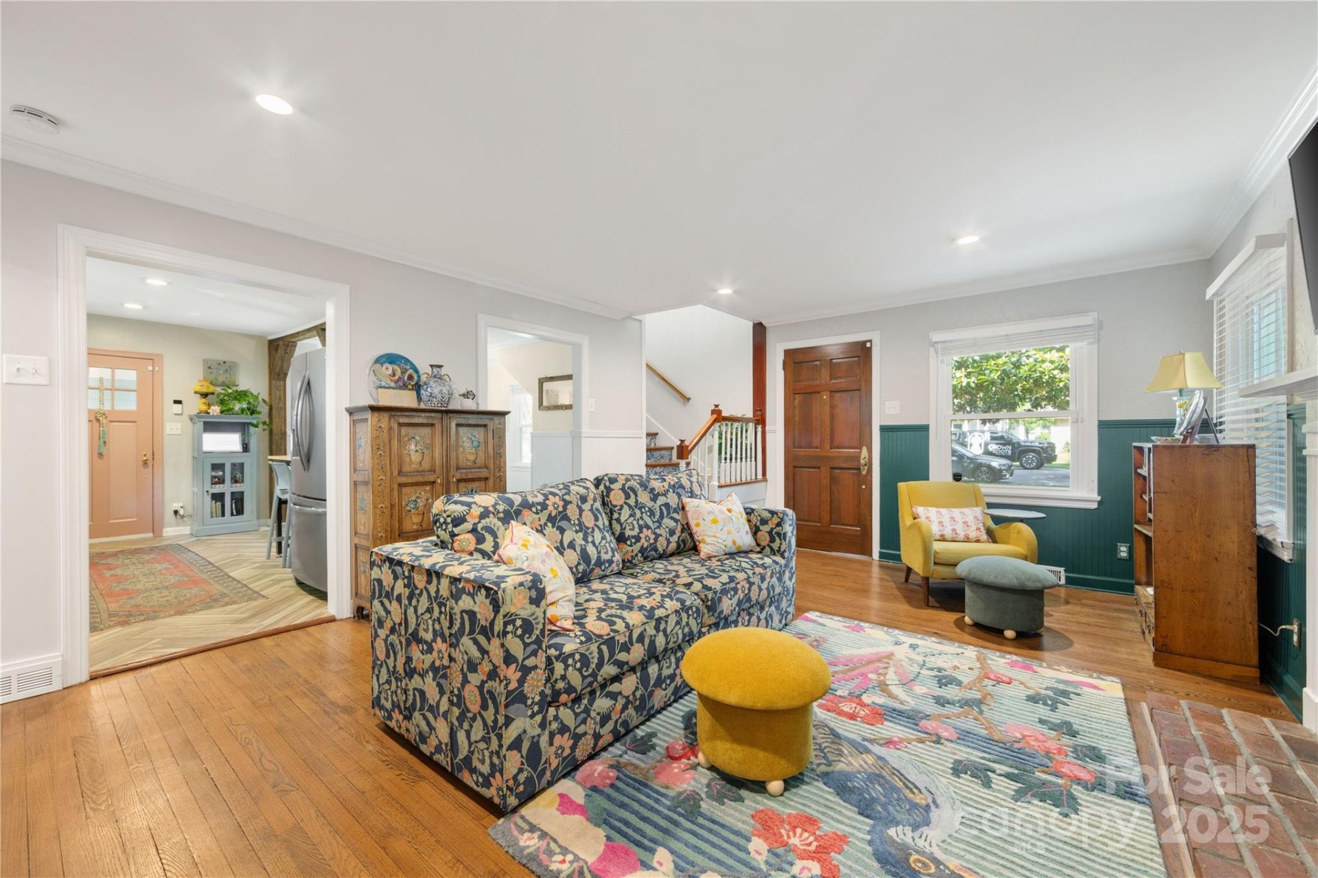 Amity Gardens, Charlotte Community