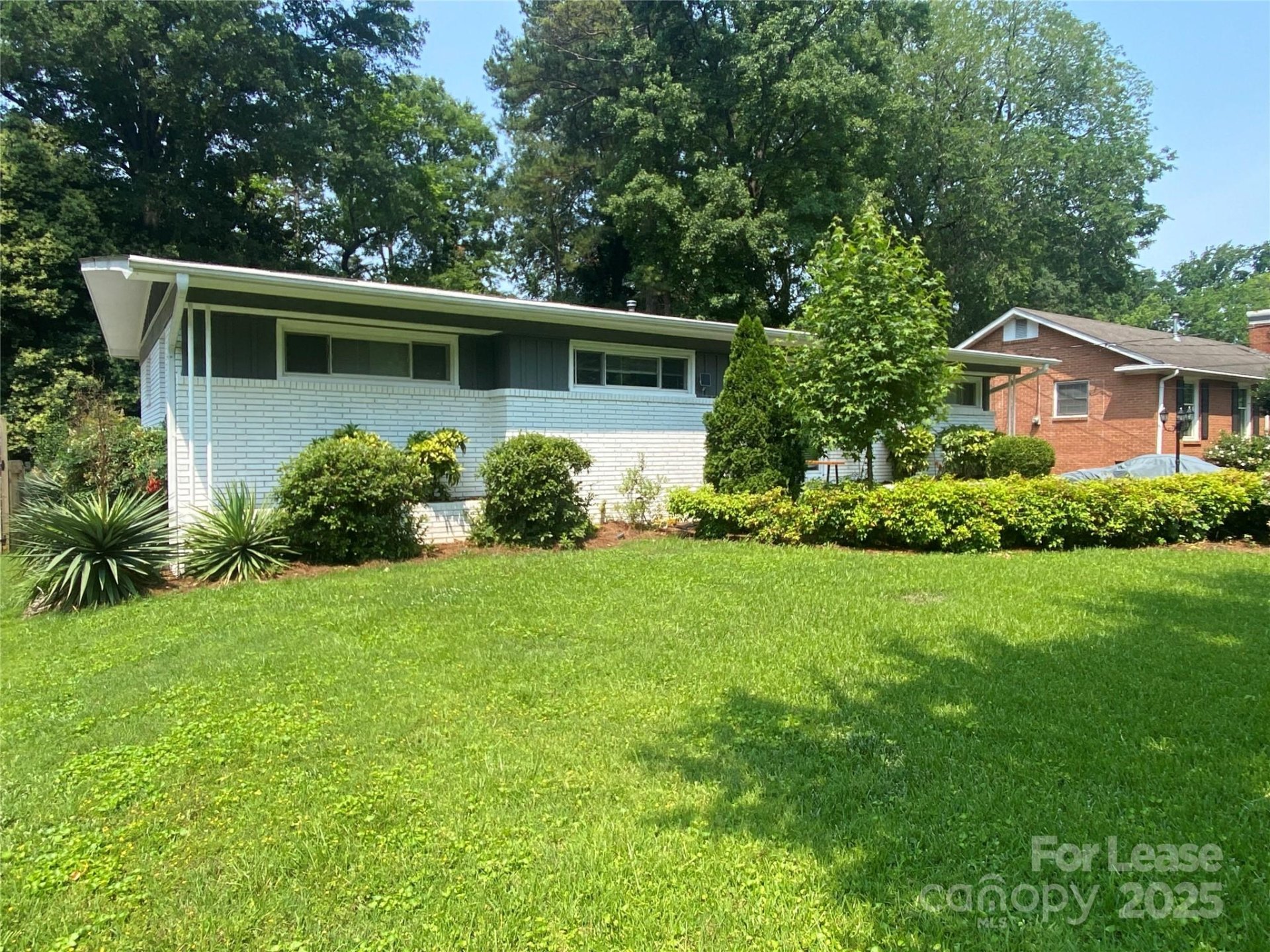 Property image 1 at 914 Burnley Road, Charlotte, NC 28210