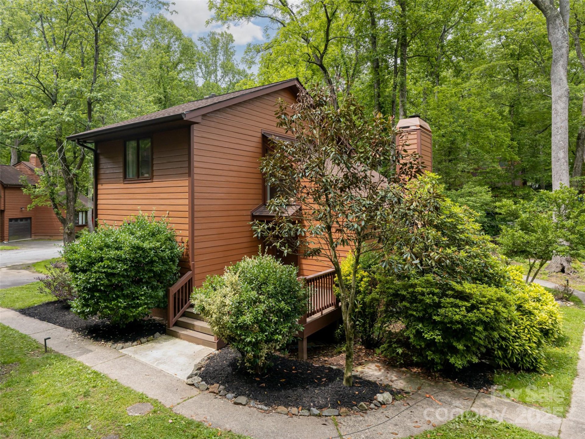 107 N Garden Court