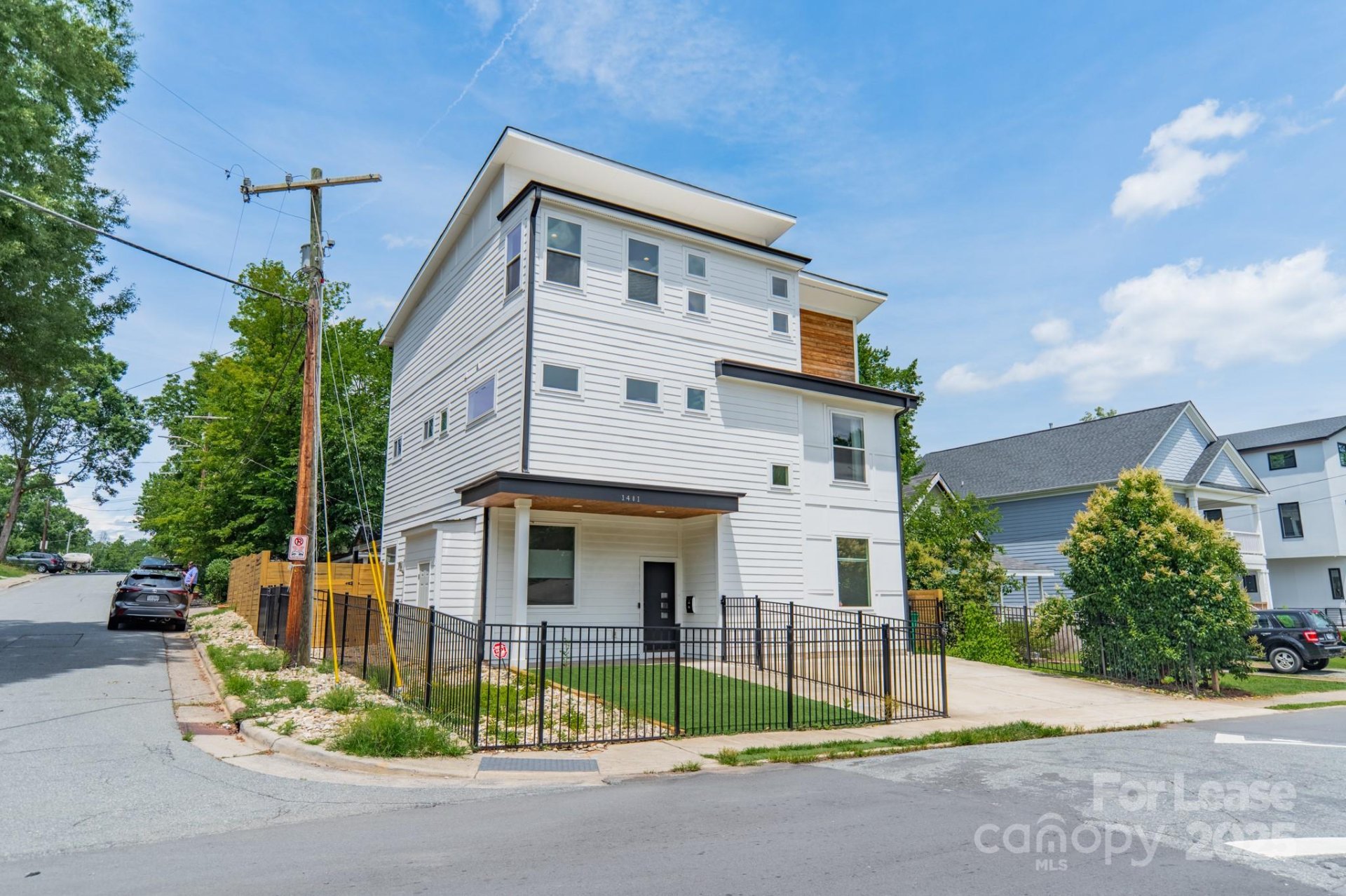 Property image 3 at 1401 Kennon Street, Charlotte, NC 28205