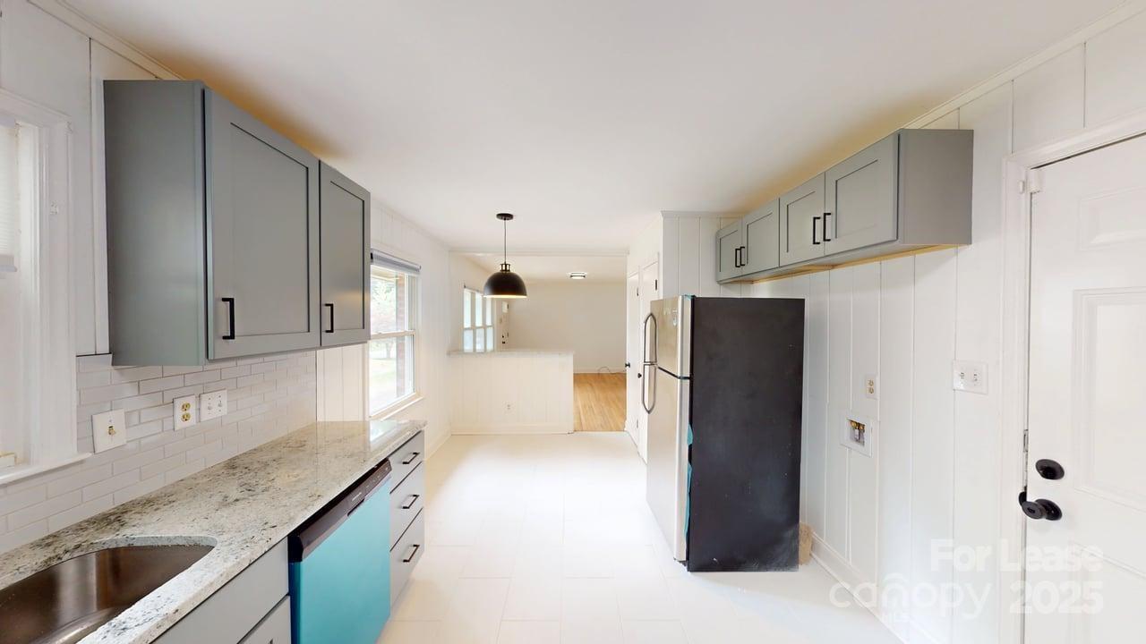 Property image 5 at 1510 Woodhill Lane, Charlotte, NC 28205