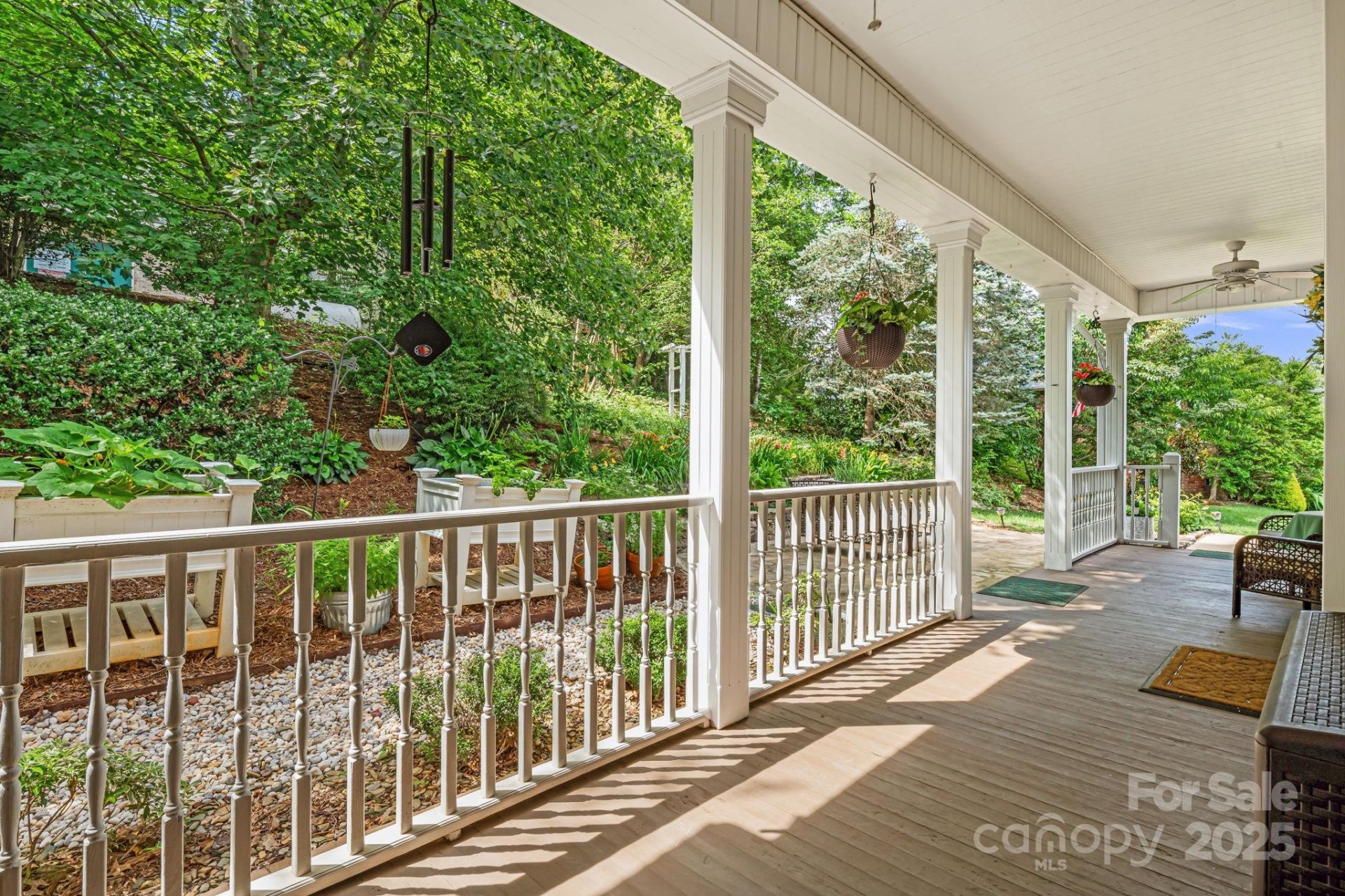 Property image 3 at 609 Carriage Commons Drive, Hendersonville, NC 28791