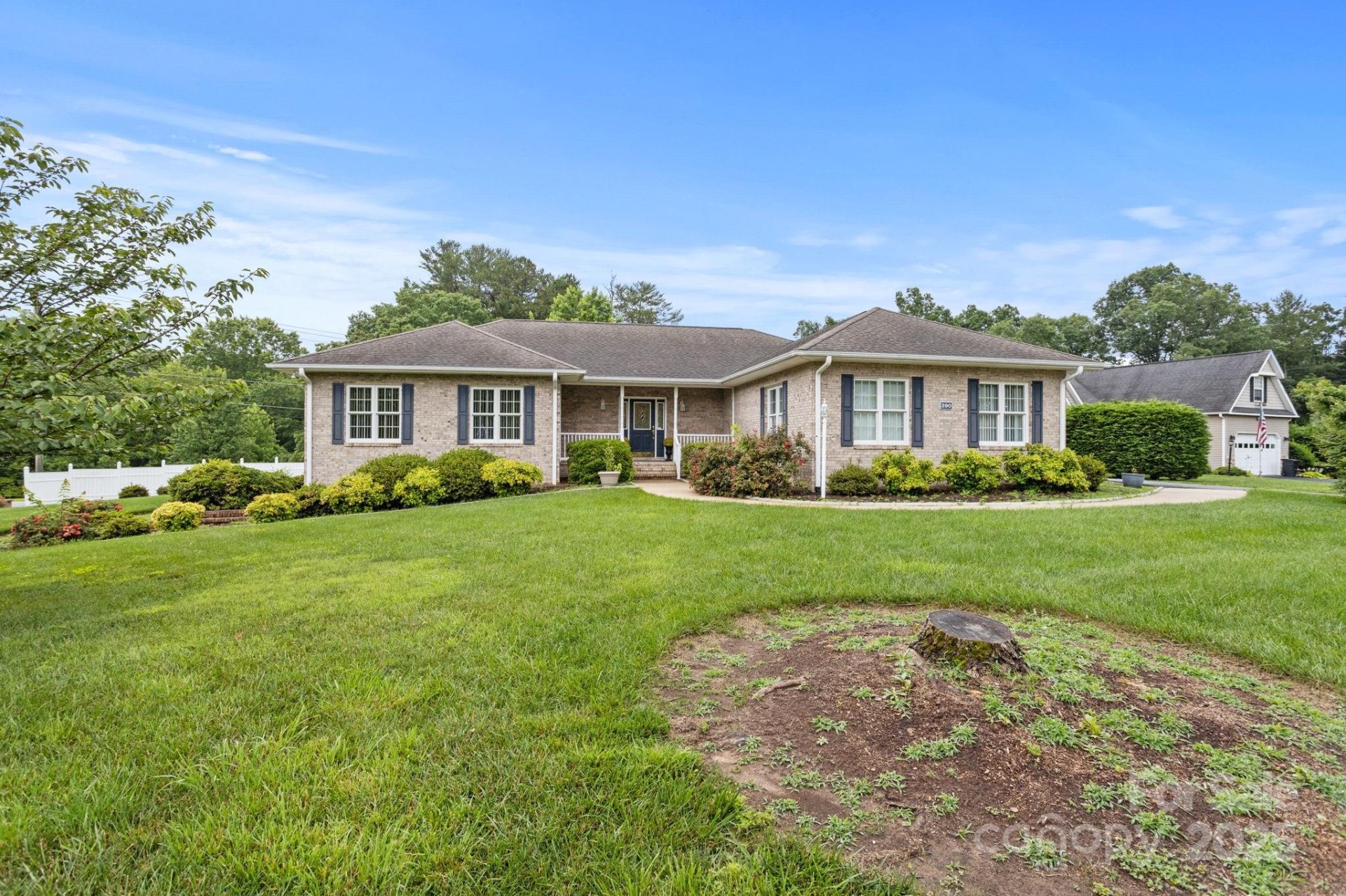 390 Classic Oaks Circle