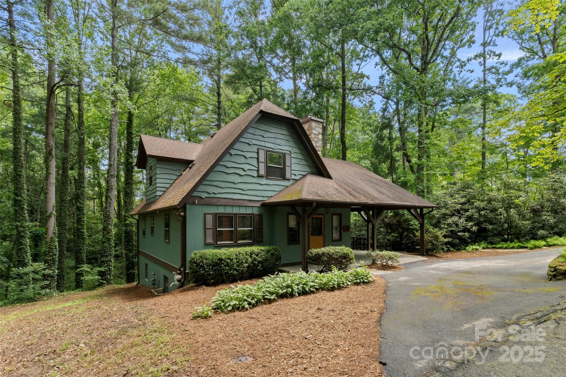 Property image 2 at 212 Ohara Circle, Hendersonville, NC 28739