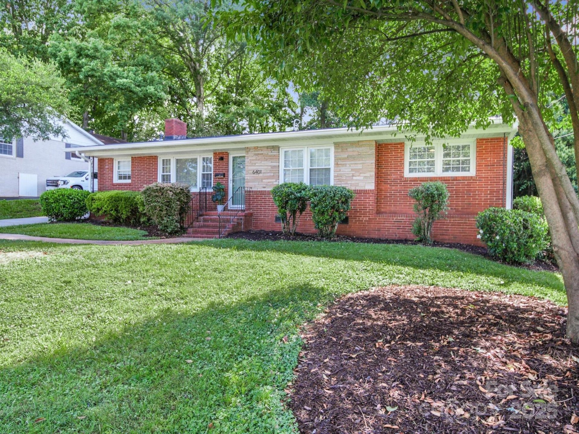 Property image 1 at 6401 Montpelier Road, Charlotte, NC 28210