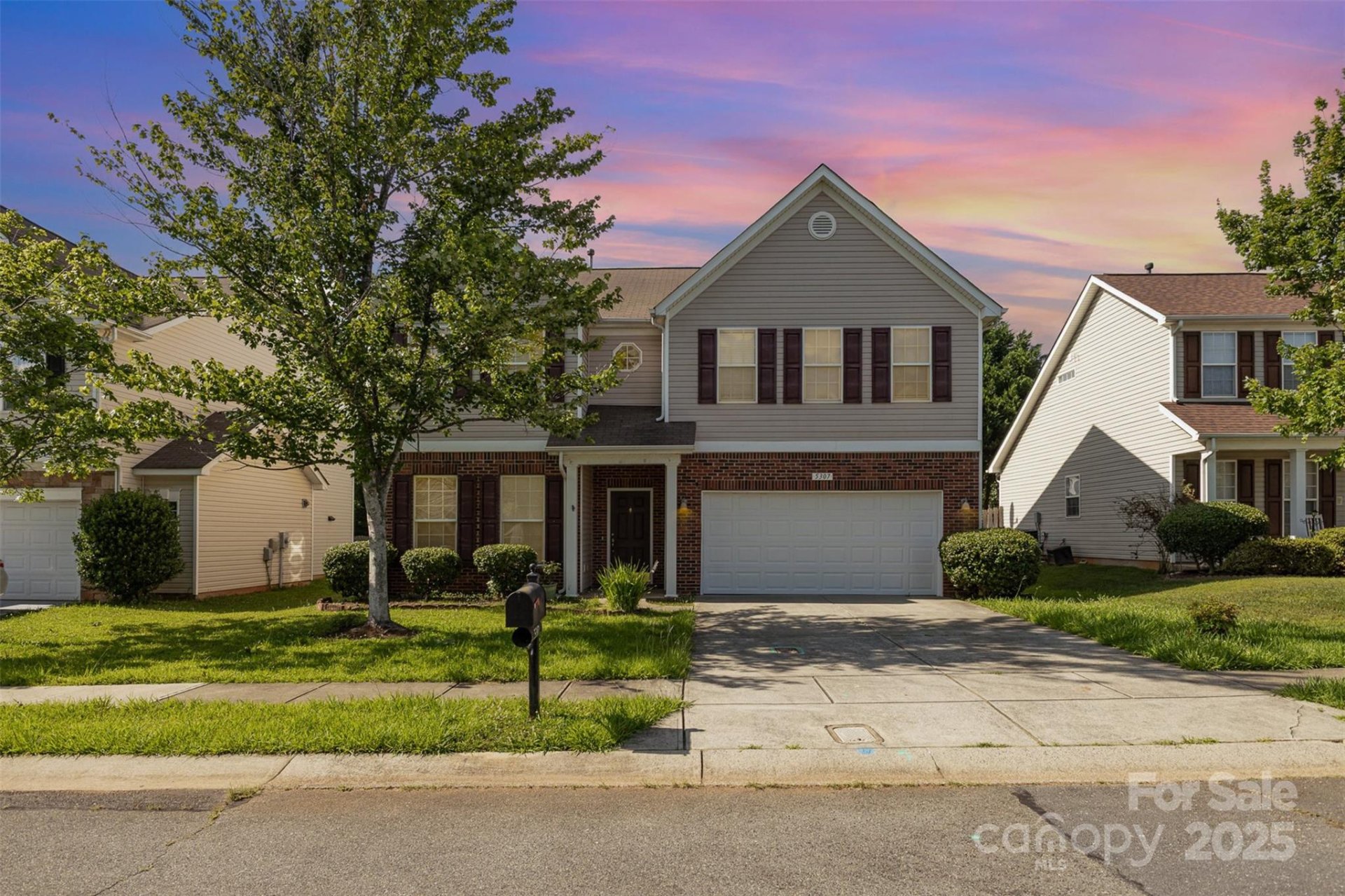 Applegate, Charlotte Community