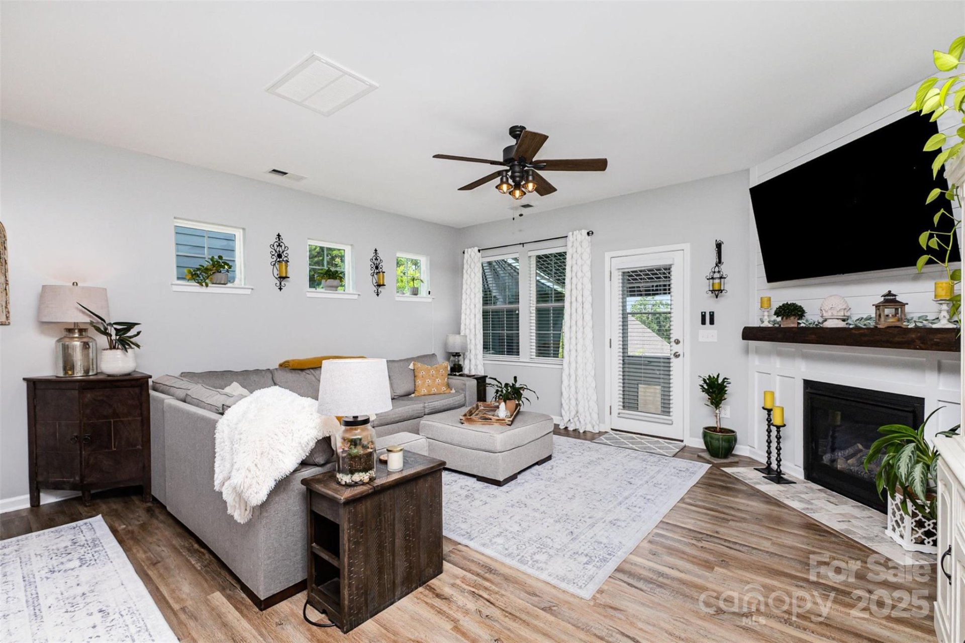 Property image 4 at 126 W Morehouse Avenue, Mooresville, NC 28117