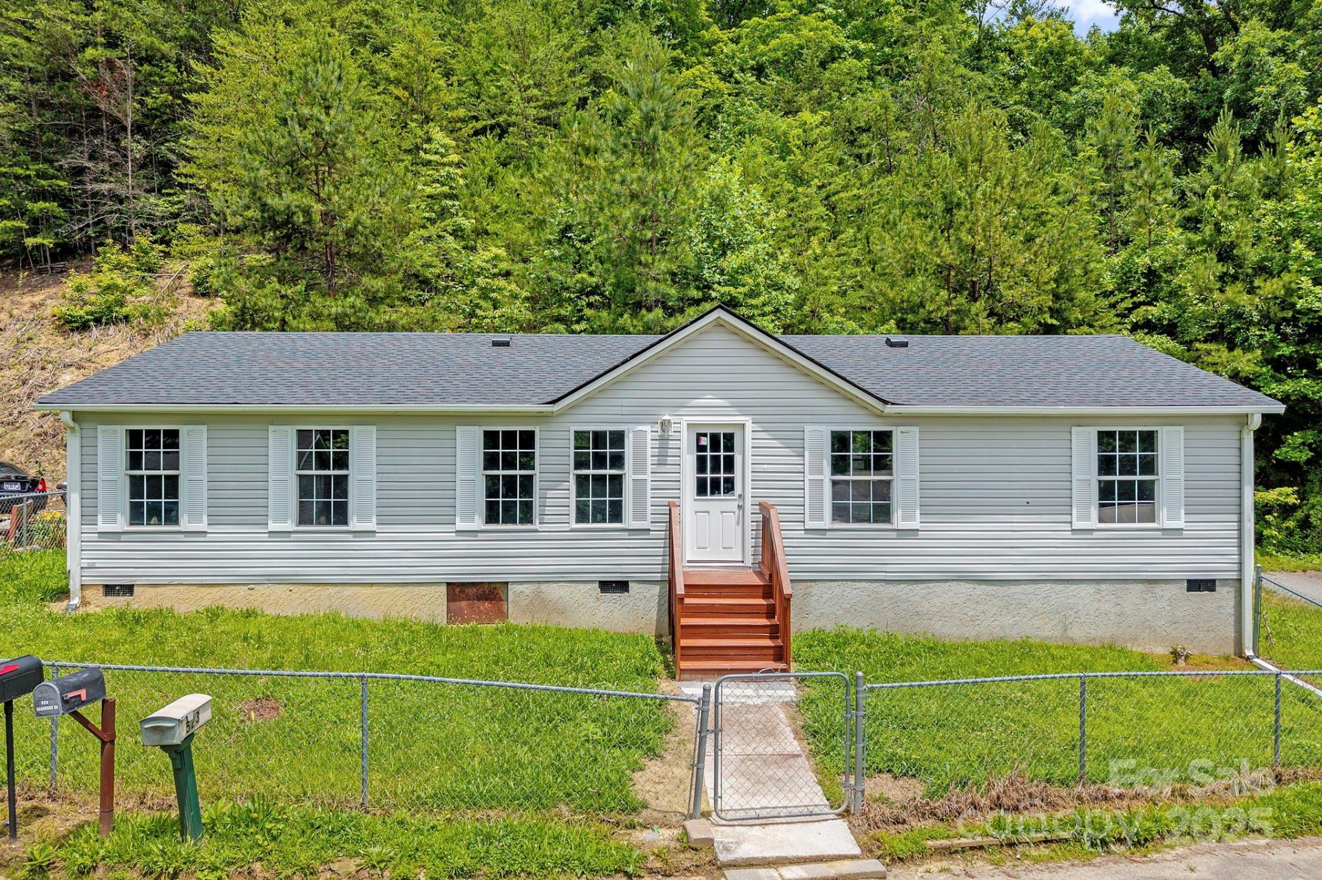 Briarcliff Crossing, Asheville Community