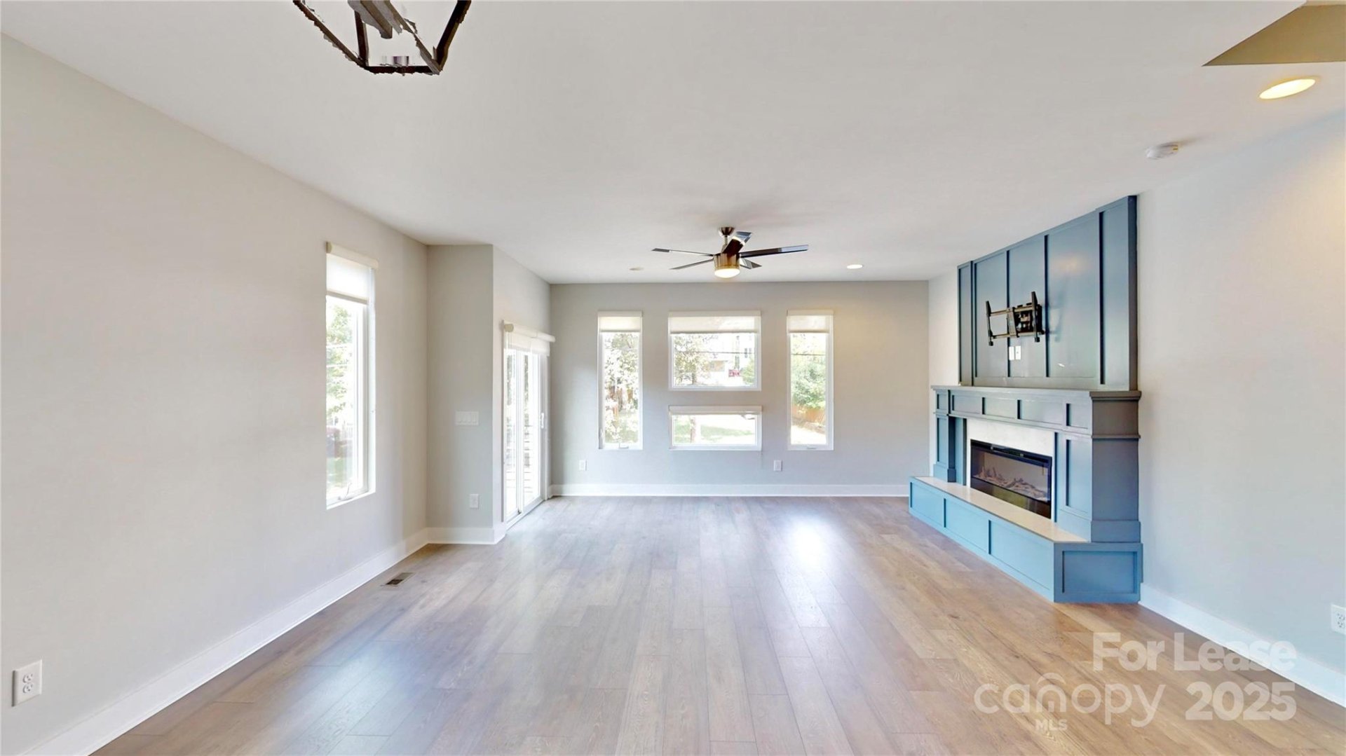 Property image 2 at 208 Walnut Avenue, Charlotte, NC 28208