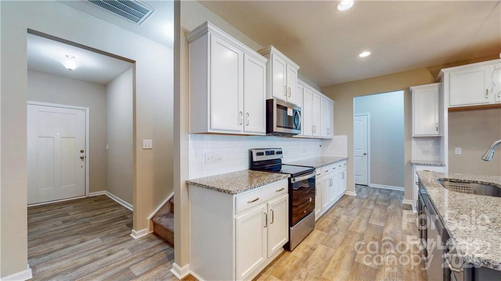 Property image 3 at 8550 River Ridge Drive, Charlotte, NC 28213
