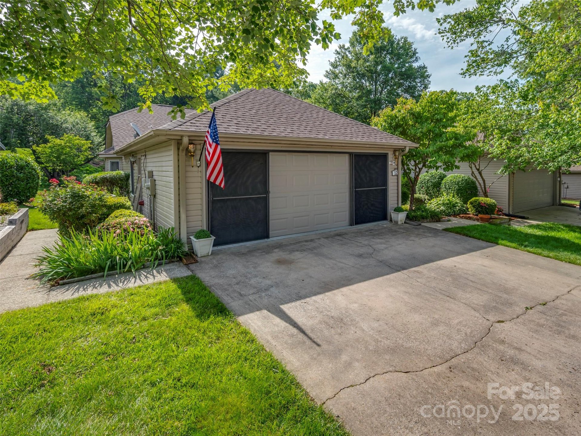 Property image 1 at 12 Tisha Lane, Hendersonville, NC 28739