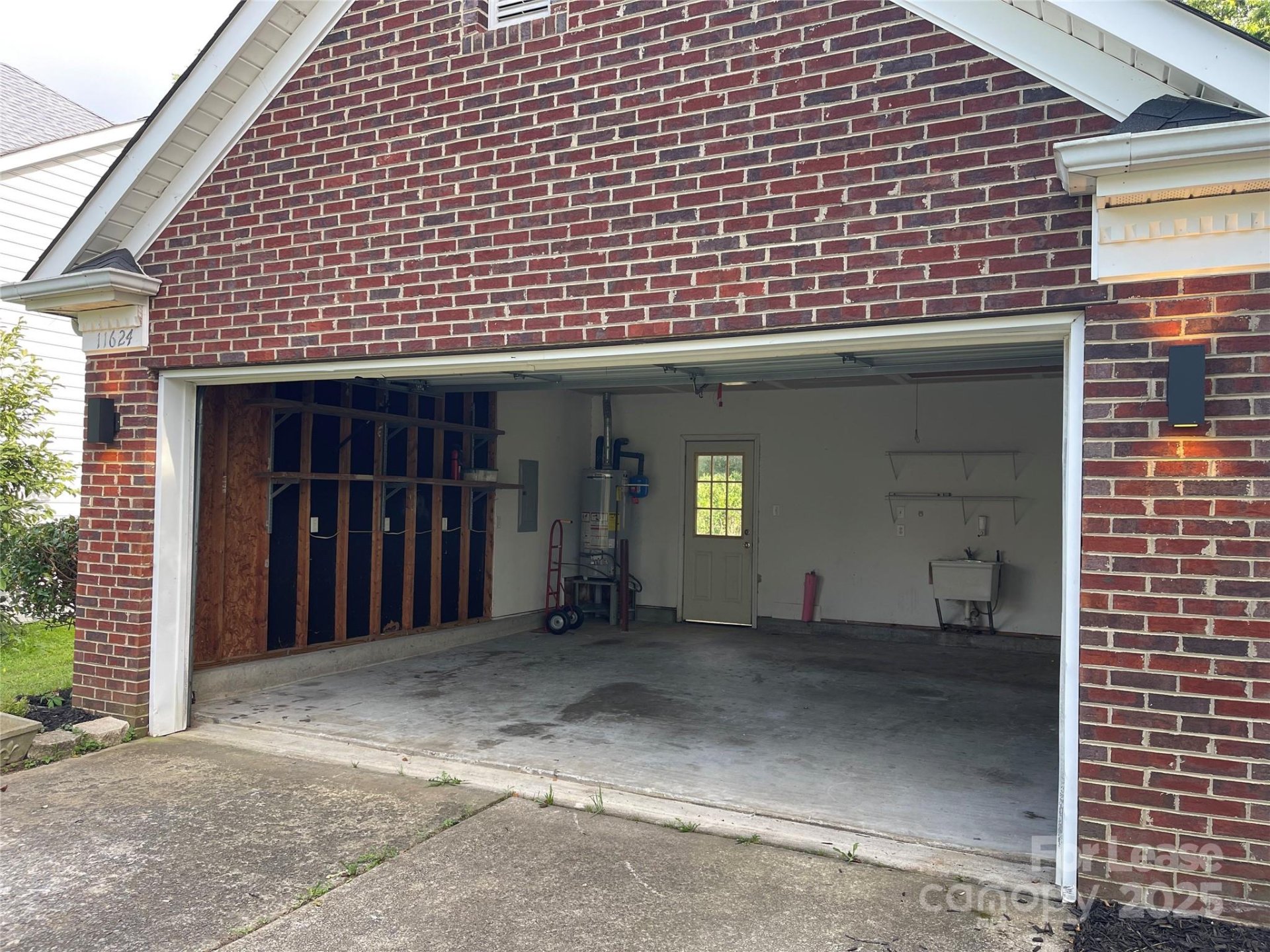 Property image 2 at 11624 Larix Drive, Charlotte, NC 28273