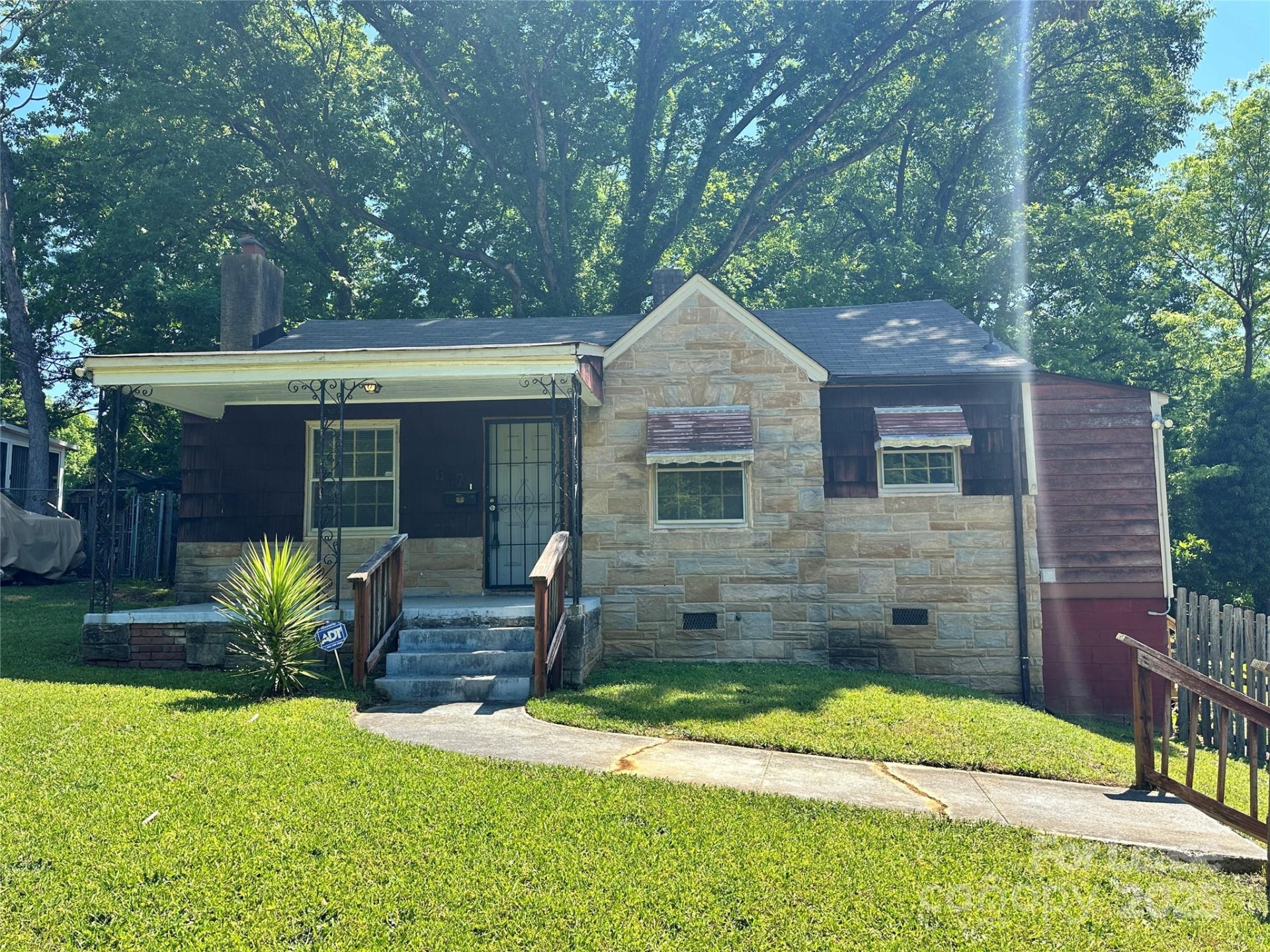 Property image 1 at 617 Ambassador Street, Charlotte, NC 28208