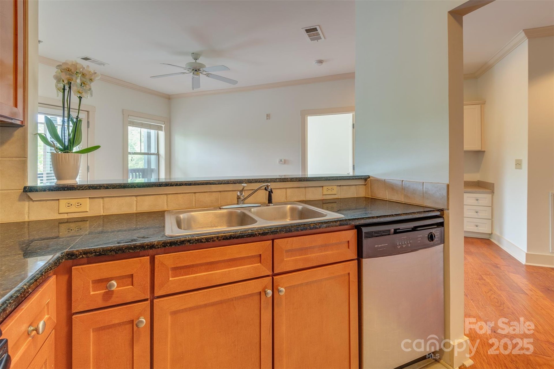 Property image 5 at 9 Kenilworth Knolls, Asheville, NC 28805