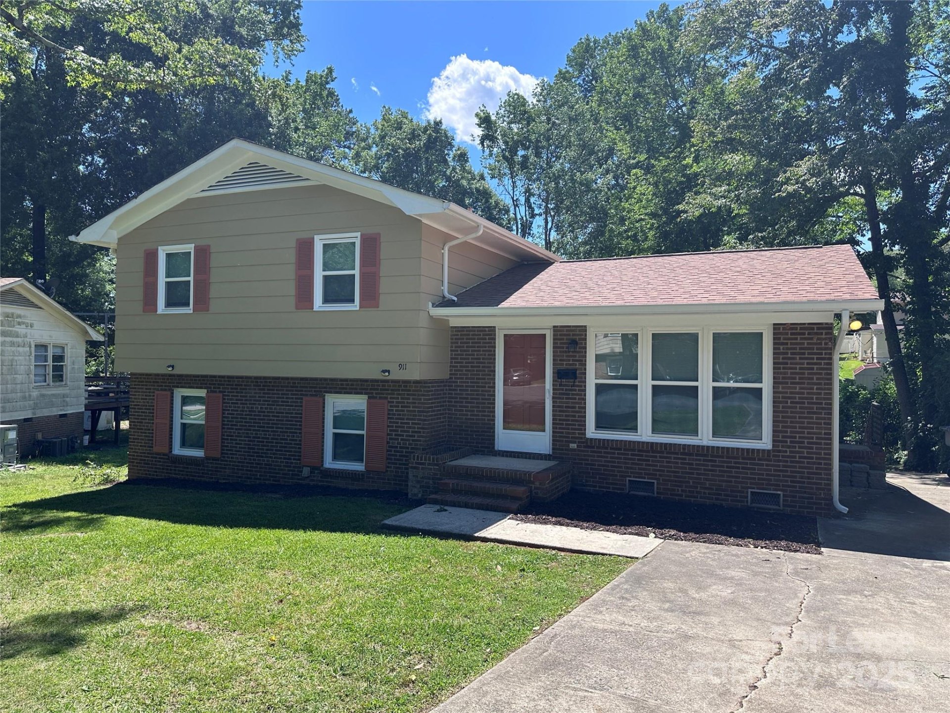 911 Bannister Place