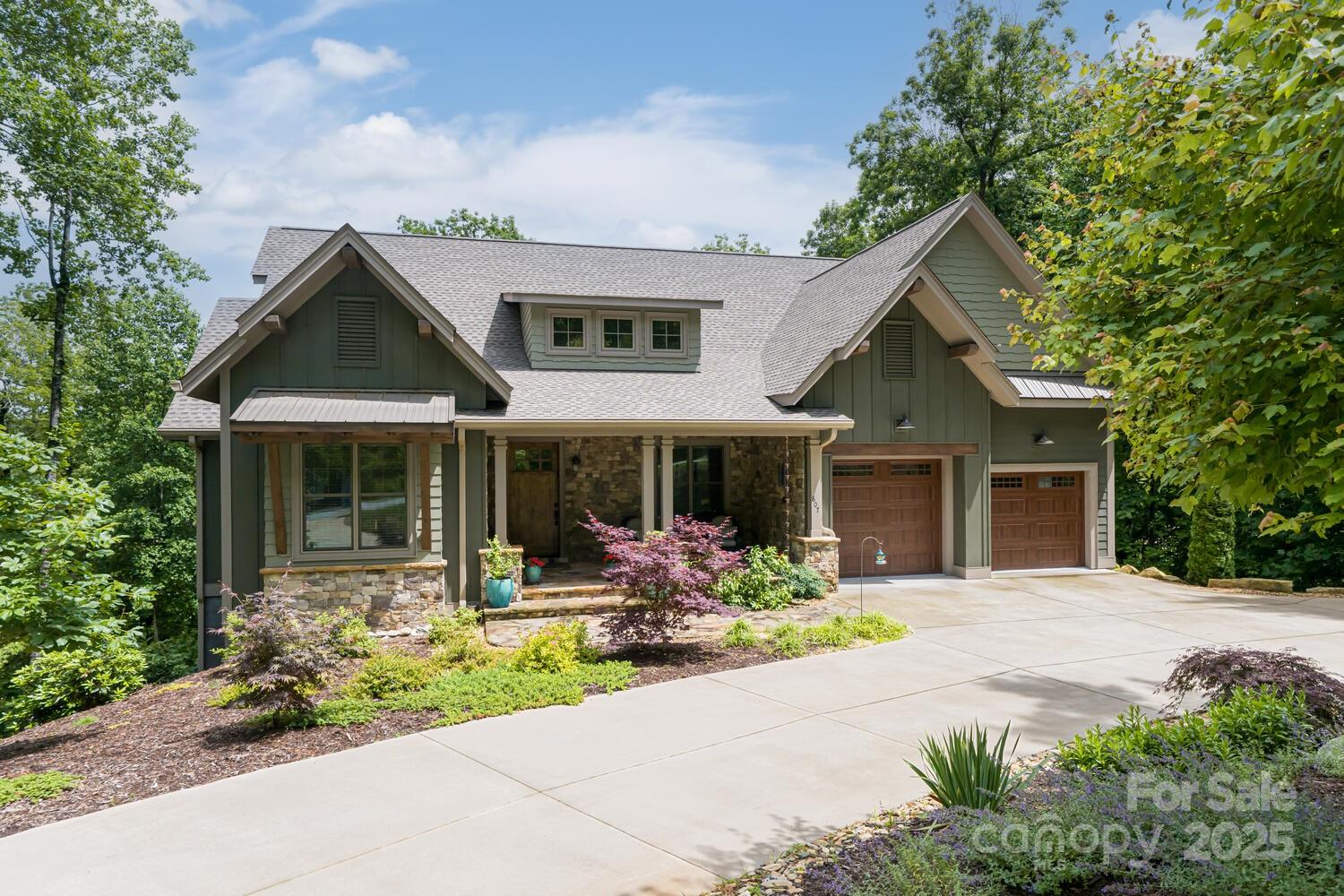 807 Hollybrook Drive