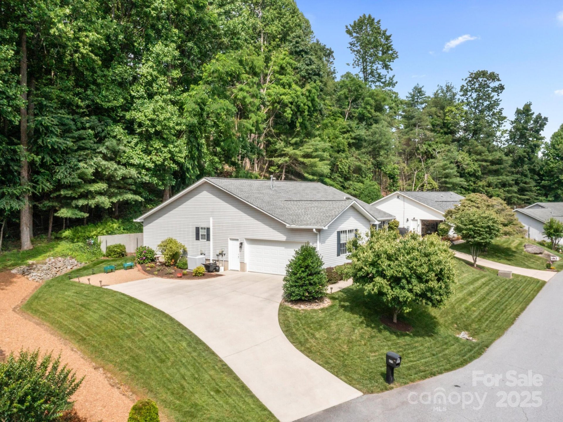 Property image 3 at 670 New Village Drive, Hendersonville, NC 28791