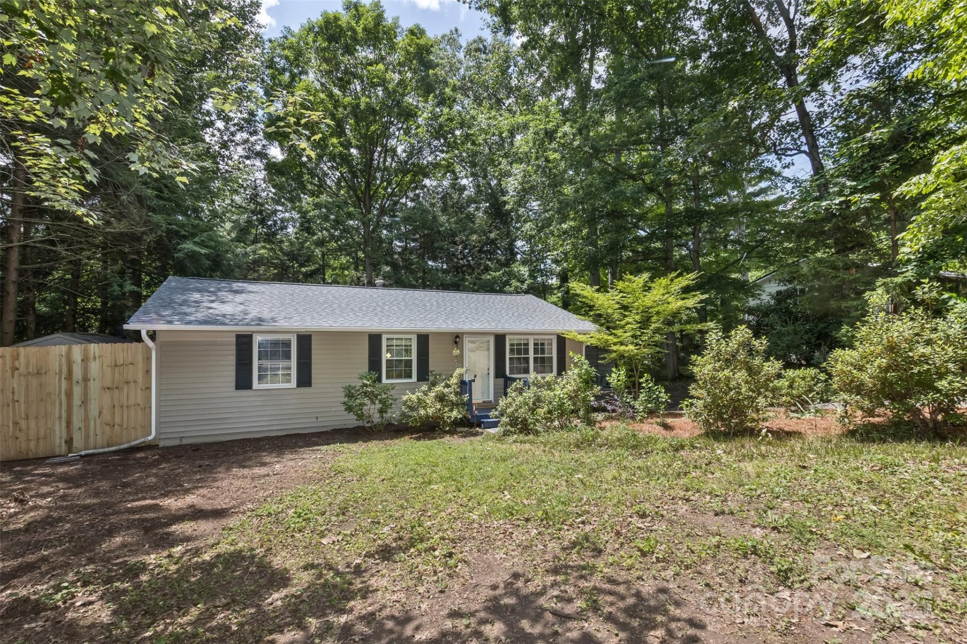 Property image 3 at 24 Evelake Drive, Asheville, NC 28806