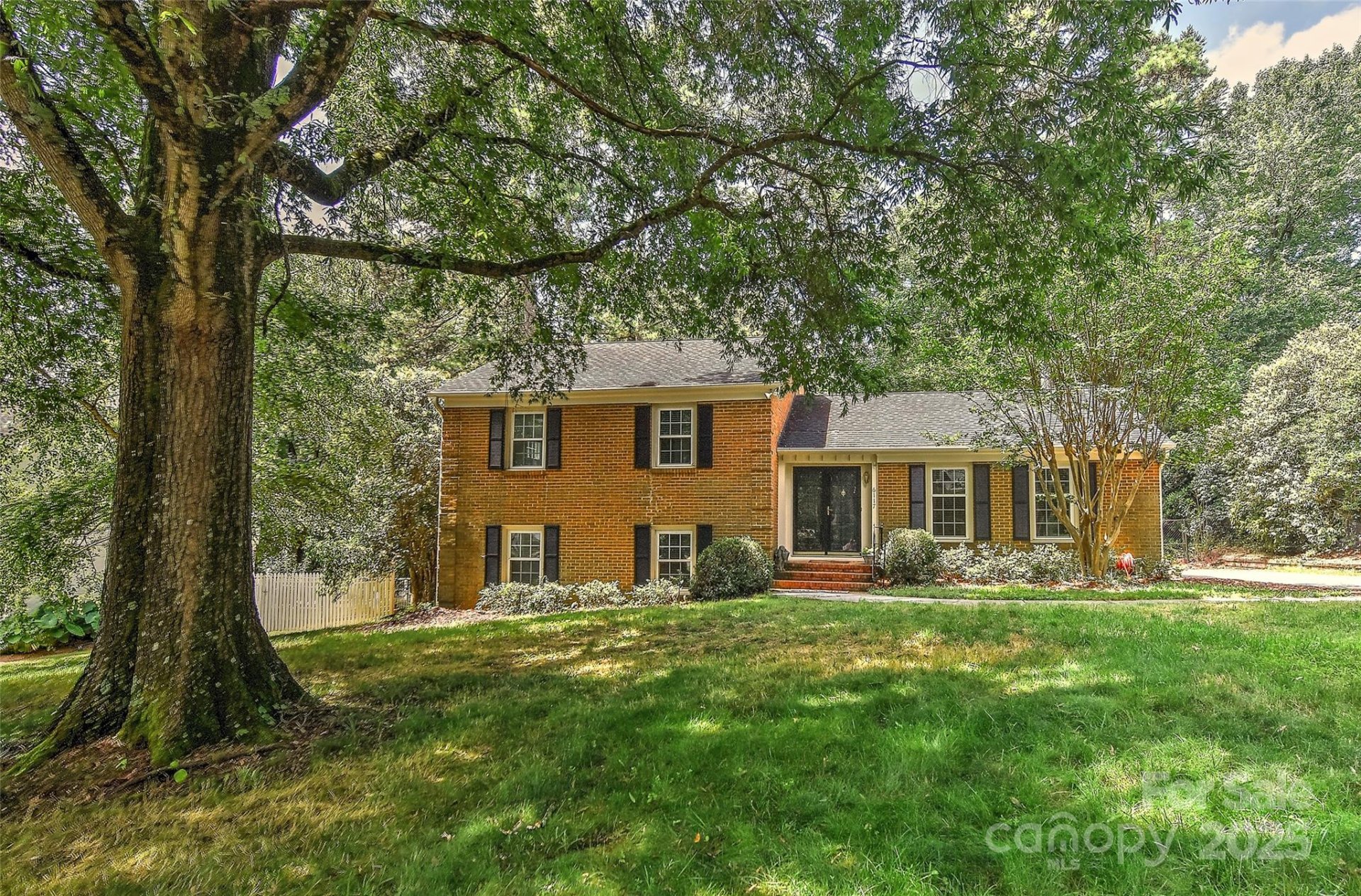 Property image 1 at 6117 Yellowood Road, Charlotte, NC 28210