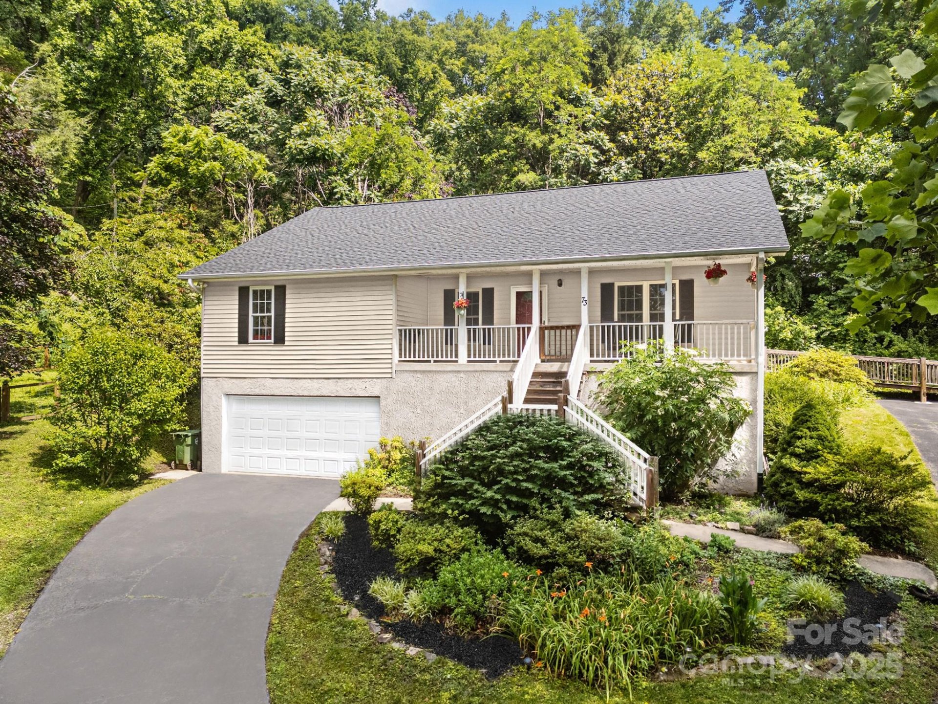 Haw Creek Heights, Asheville Community