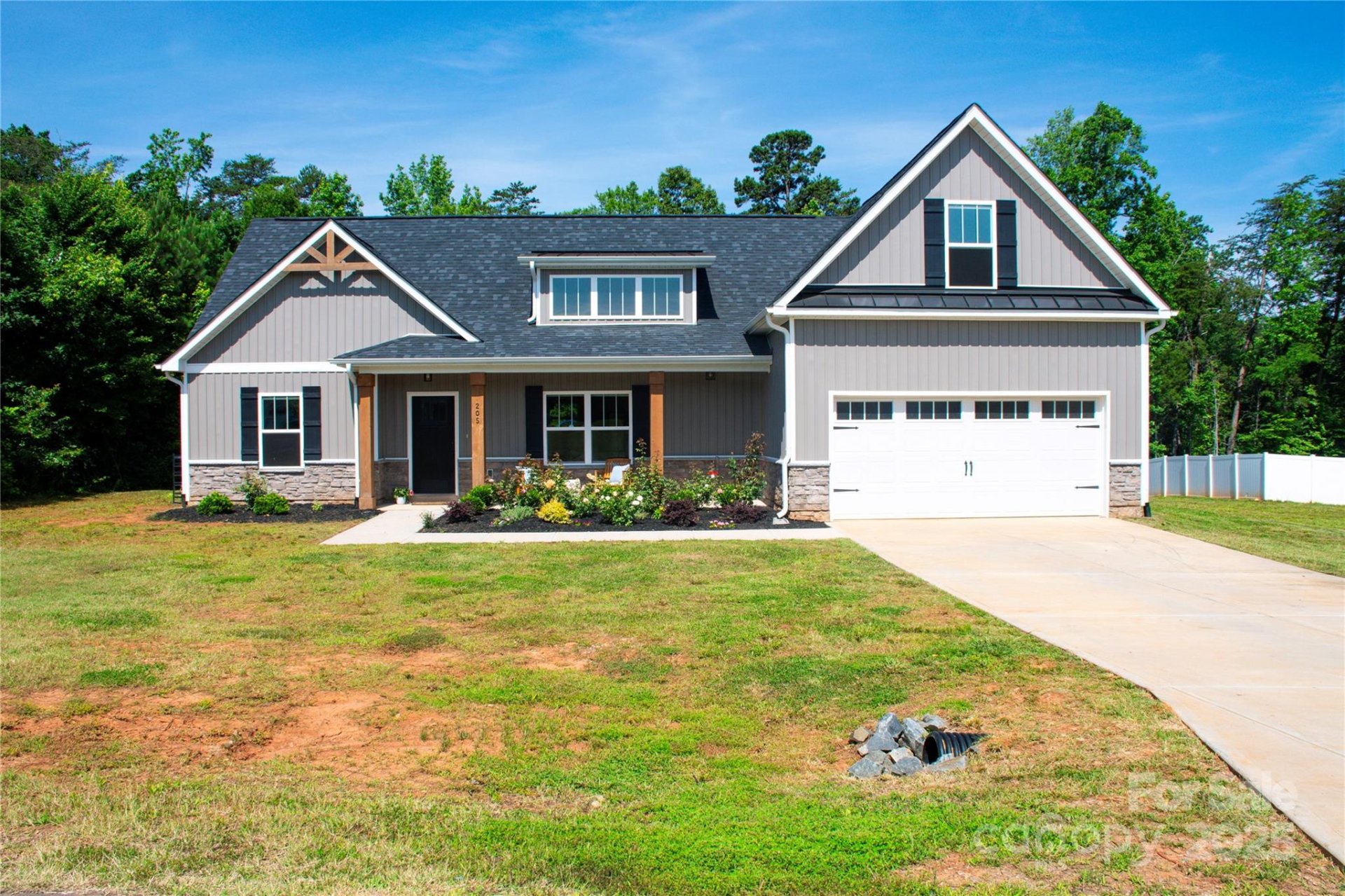 Property image 1 at 205 Spring Creek Drive, Mount Holly, NC 28120