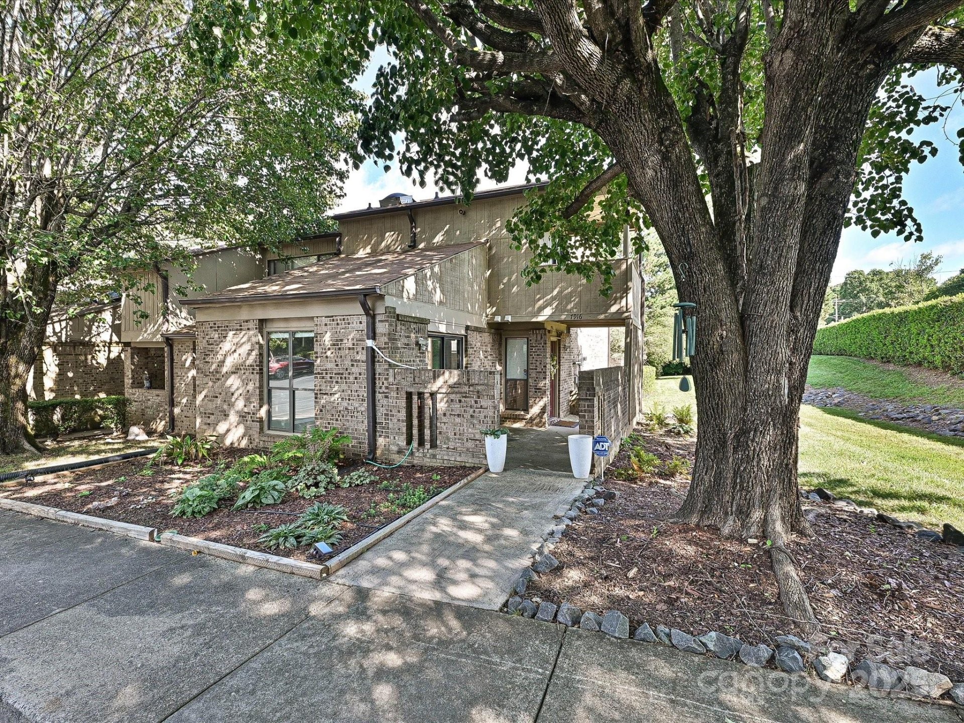 Property image 1 at 7916 Charter Oak Lane, Charlotte, NC 28226