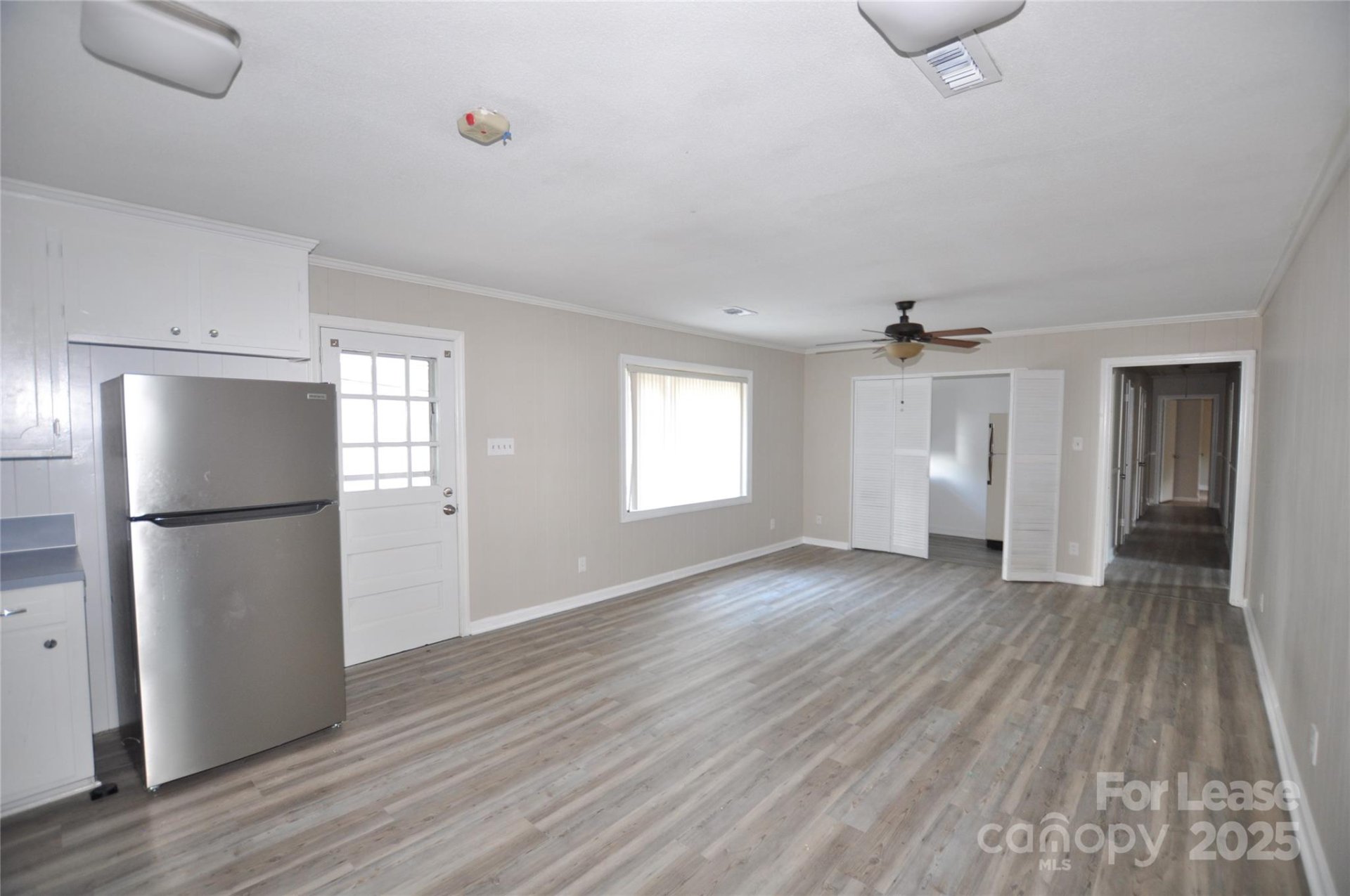 Property image 4 at 242 N Sharon Amity Road, Charlotte, NC 28211
