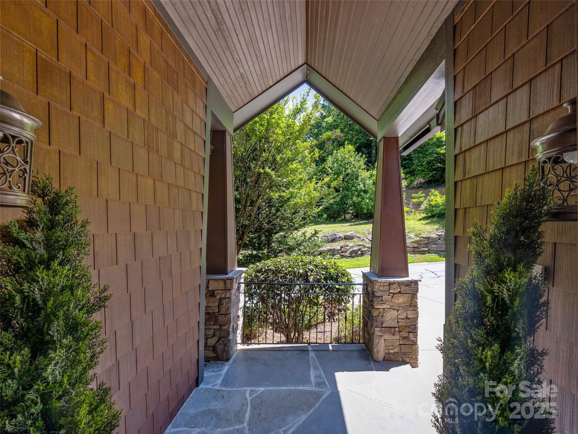 Property image 4 at 20 Narrows Run Loop, Hendersonville, NC 28791
