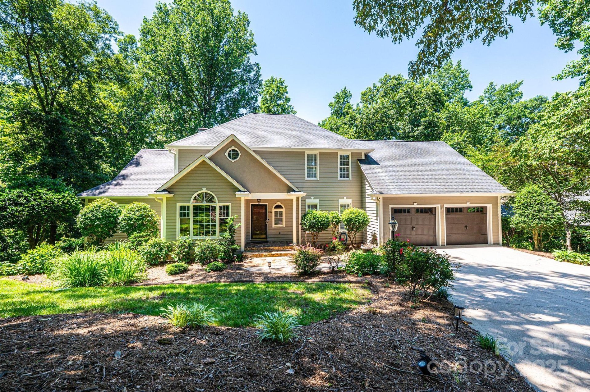 Forest Park, Hickory Community