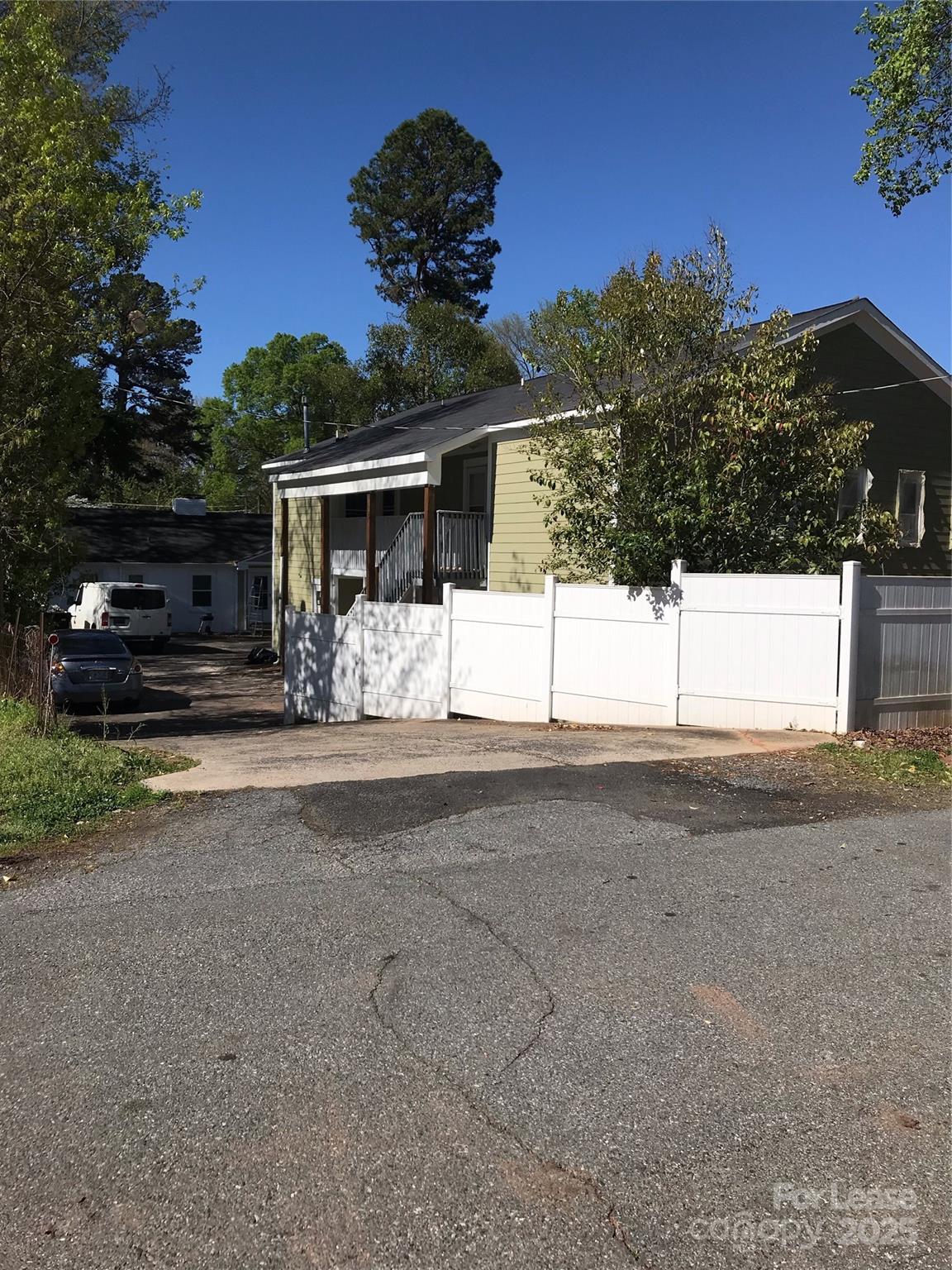 Property image 3 at 3805 Miriam Drive, Charlotte, NC 28205